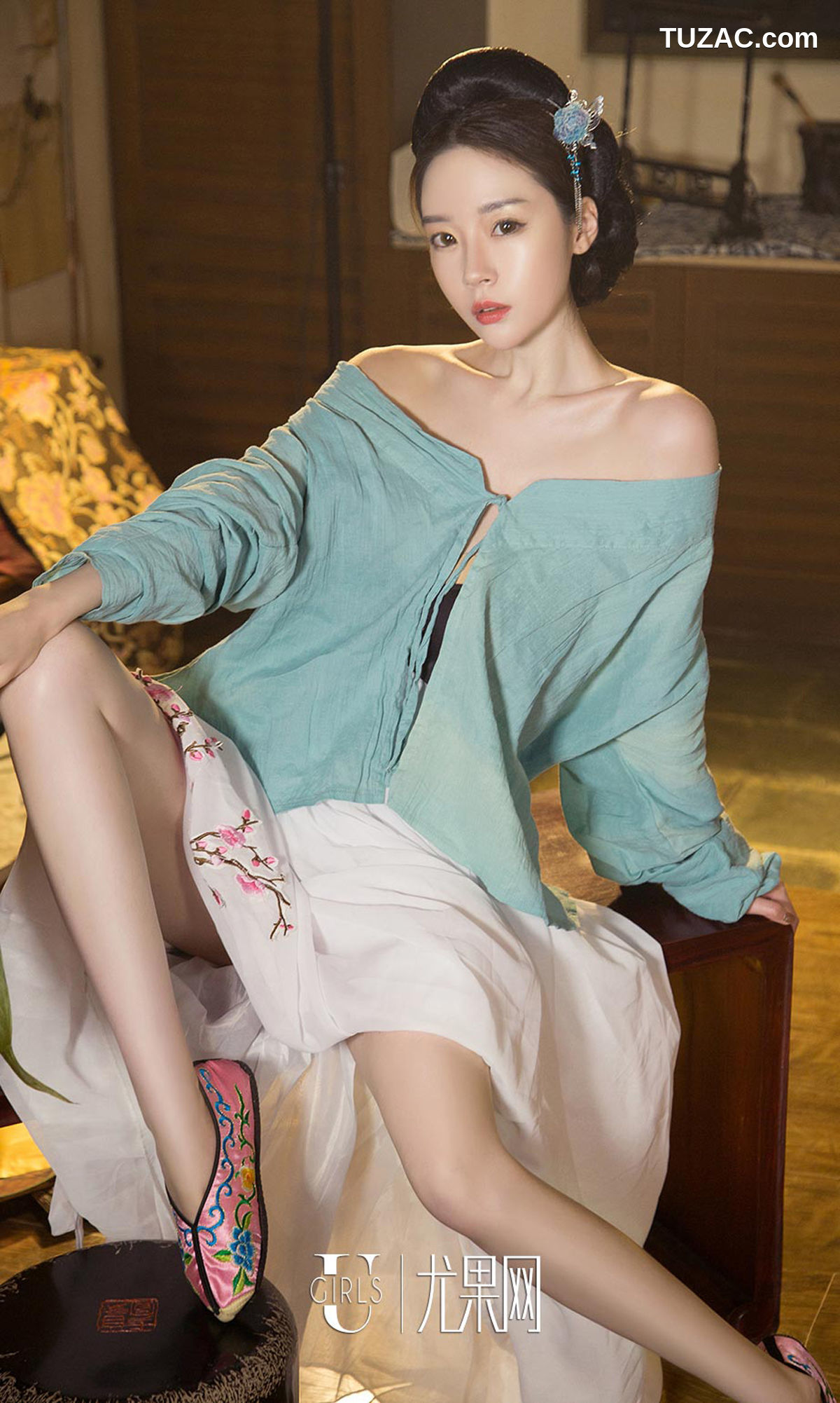 UGirlsApp尤果圈爱尤物-1167-艺轩Renee-球球-梦心玥-艾小青-程瑜西-萌汉药-《尤果制片人》