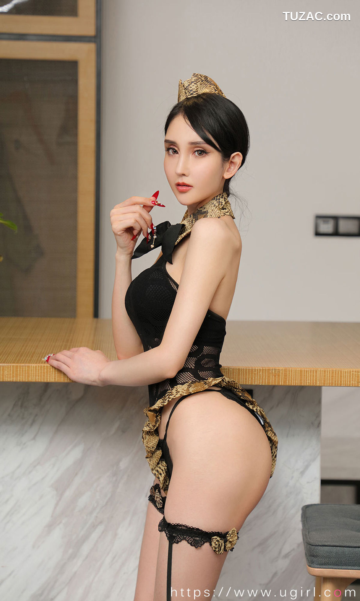 UGirlsApp尤果圈爱尤物-2258-阿依努尔瓦娅-《野兽航空》