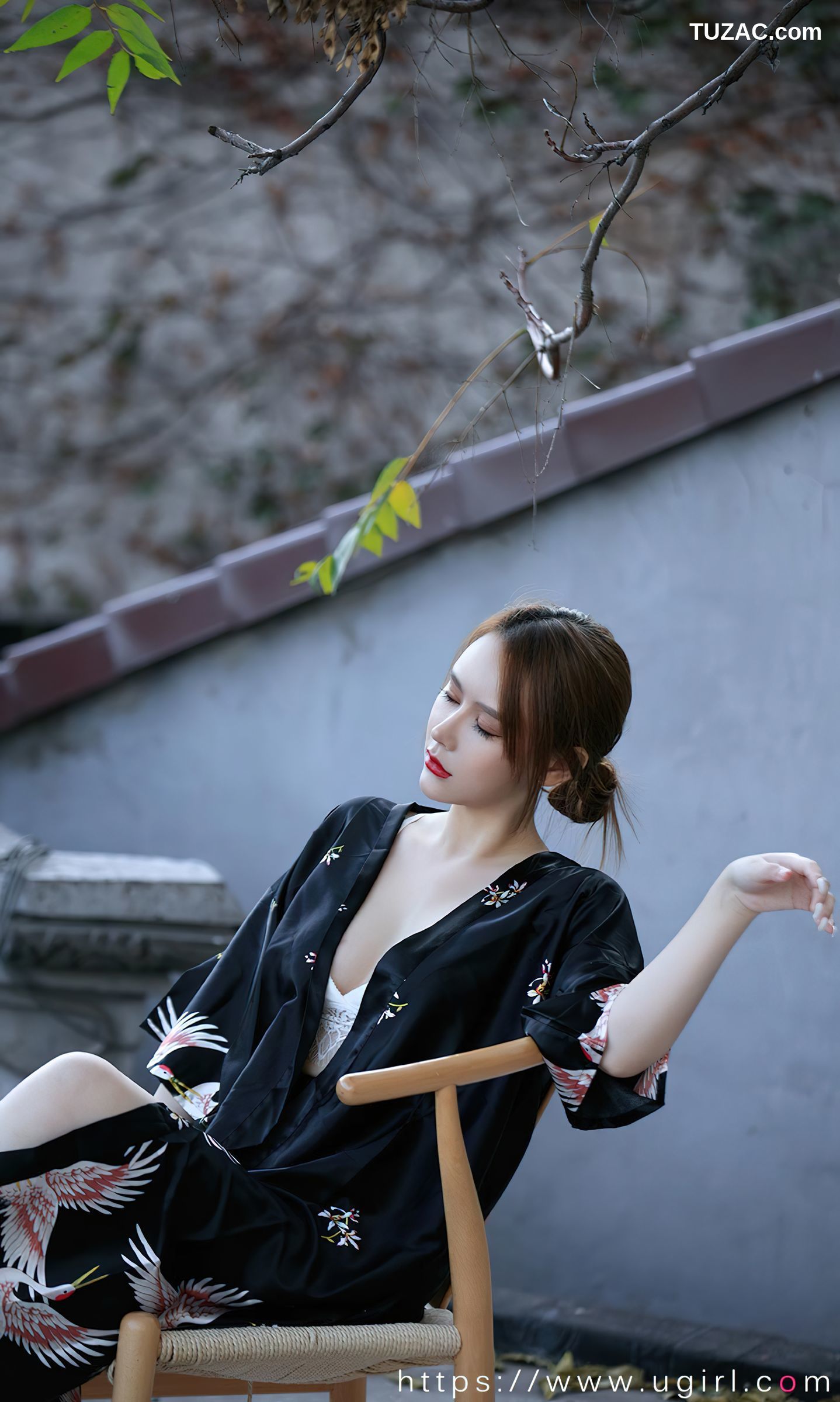 UGirlsApp尤果圈爱尤物-2529-Coral-《幻想白昼》