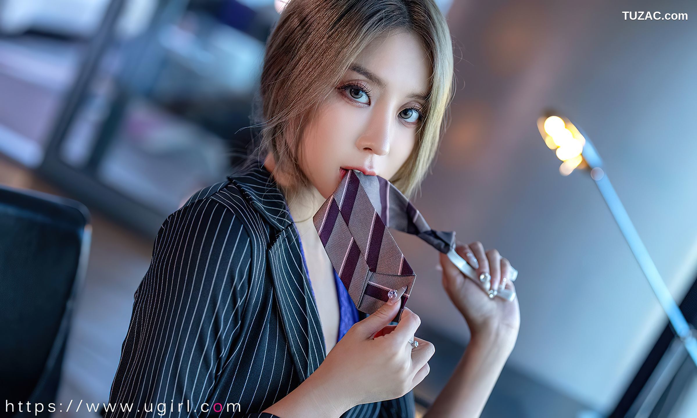 UGirlsApp尤果圈爱尤物-2702-筱慧-《西装加黑丝》-2023.10.09