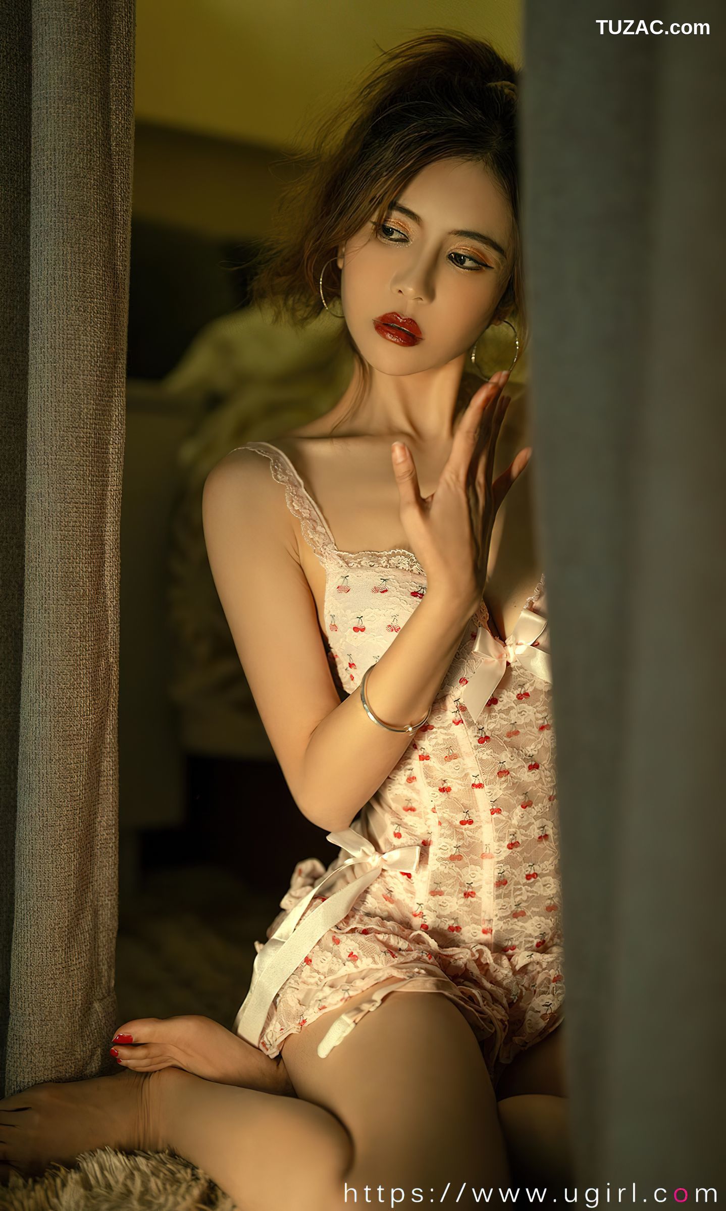 UGirlsApp尤果圈爱尤物-2804-田小燕-《眼中的温度》-2024.03-01