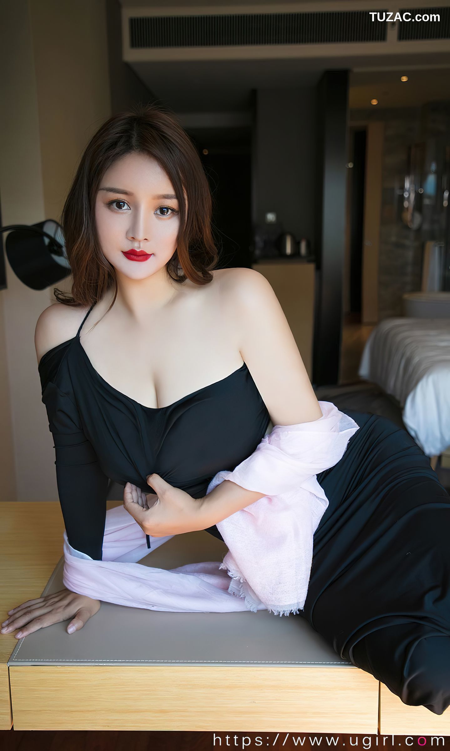 UGirlsApp尤果圈爱尤物-2813-Jona-《夏日流火》-2024.03-18