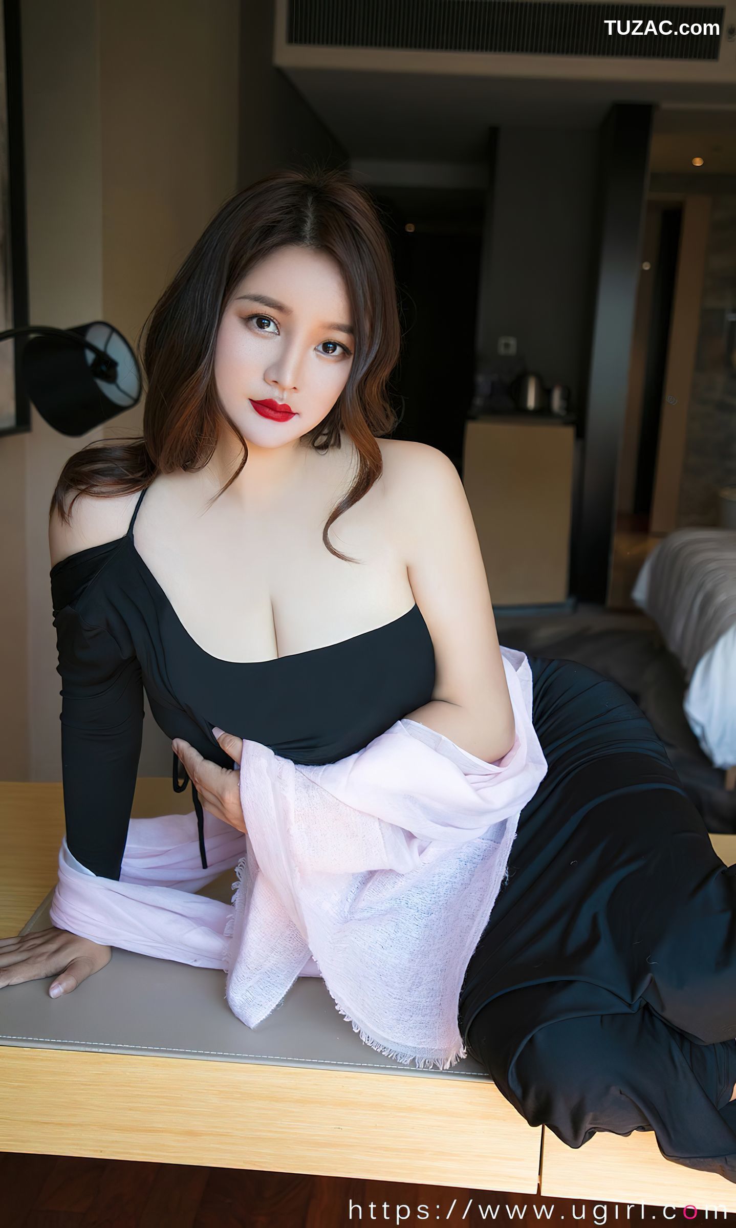 UGirlsApp尤果圈爱尤物-2813-Jona-《夏日流火》-2024.03-18