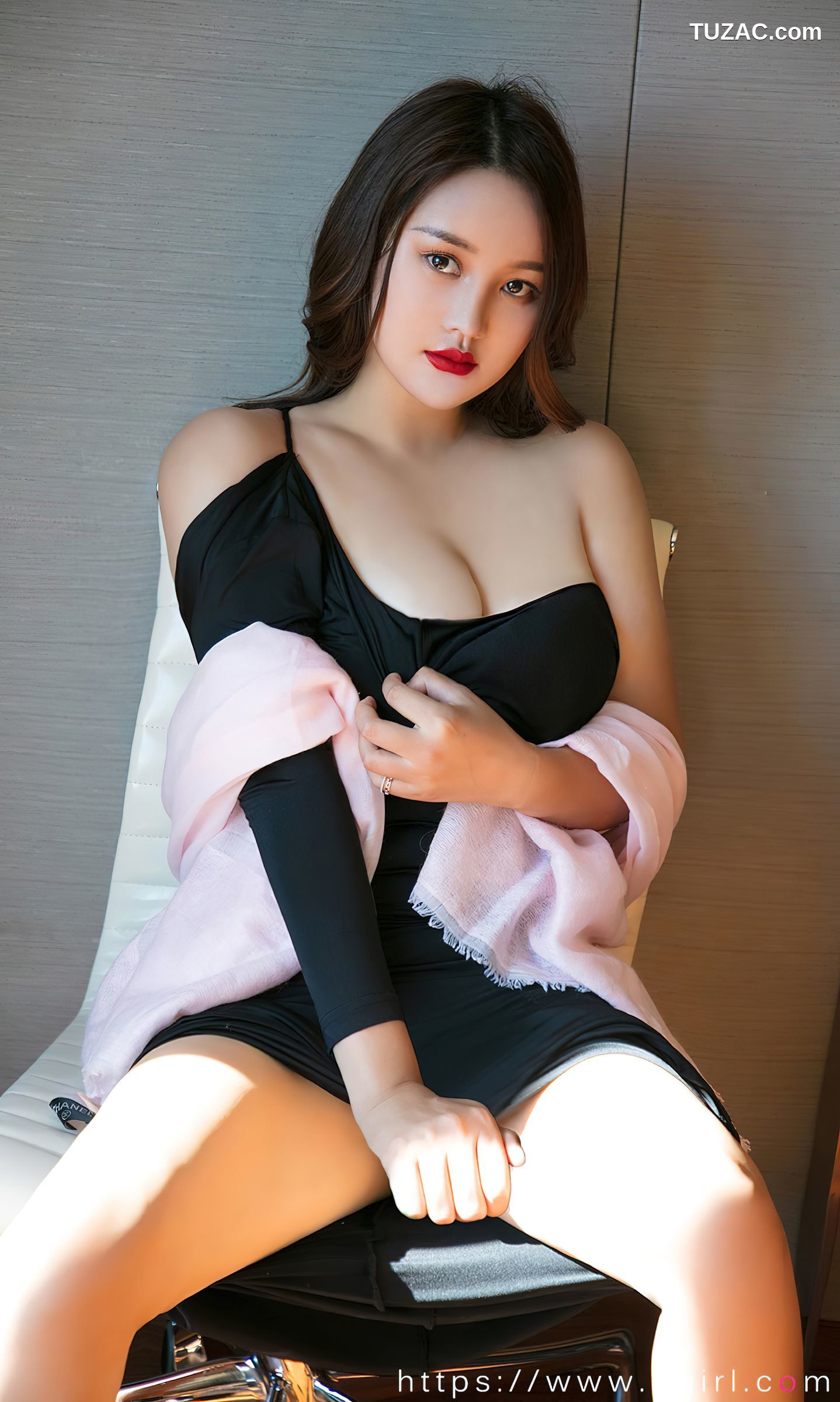 UGirlsApp尤果圈爱尤物-2813-Jona-《夏日流火》-2024.03-18