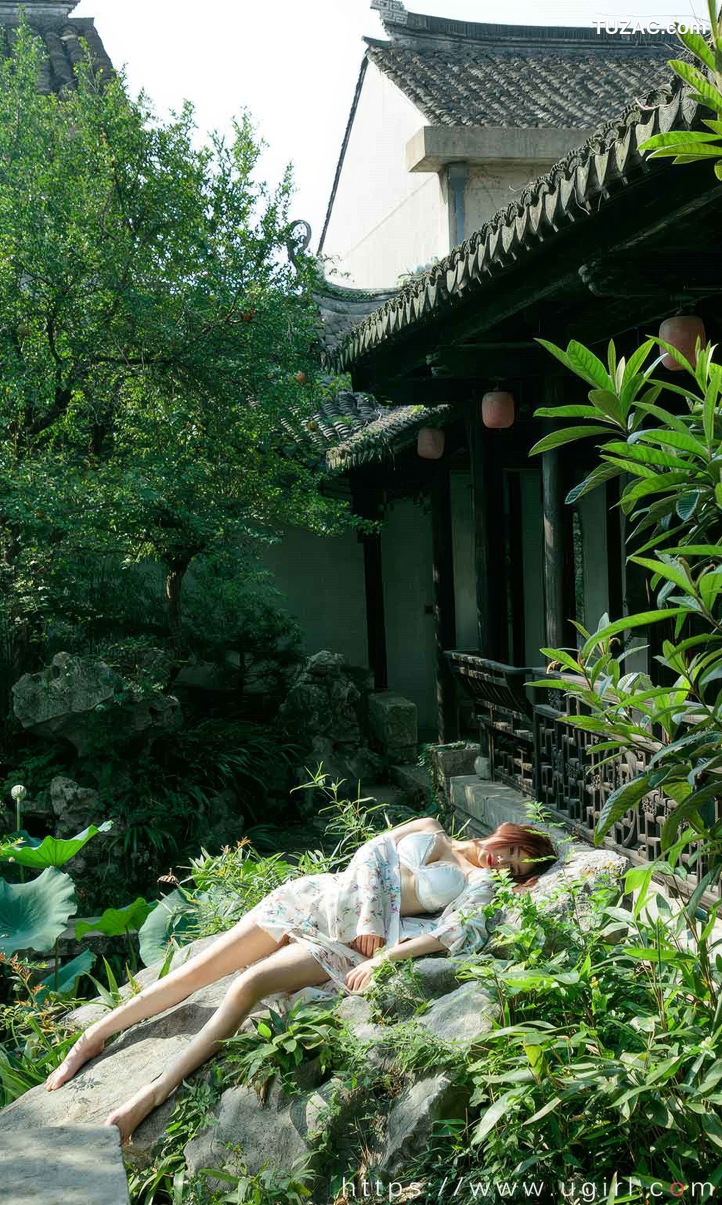 UGirlsApp尤果圈爱尤物-2922-苏小曼-醉卧花底-2024.08.15