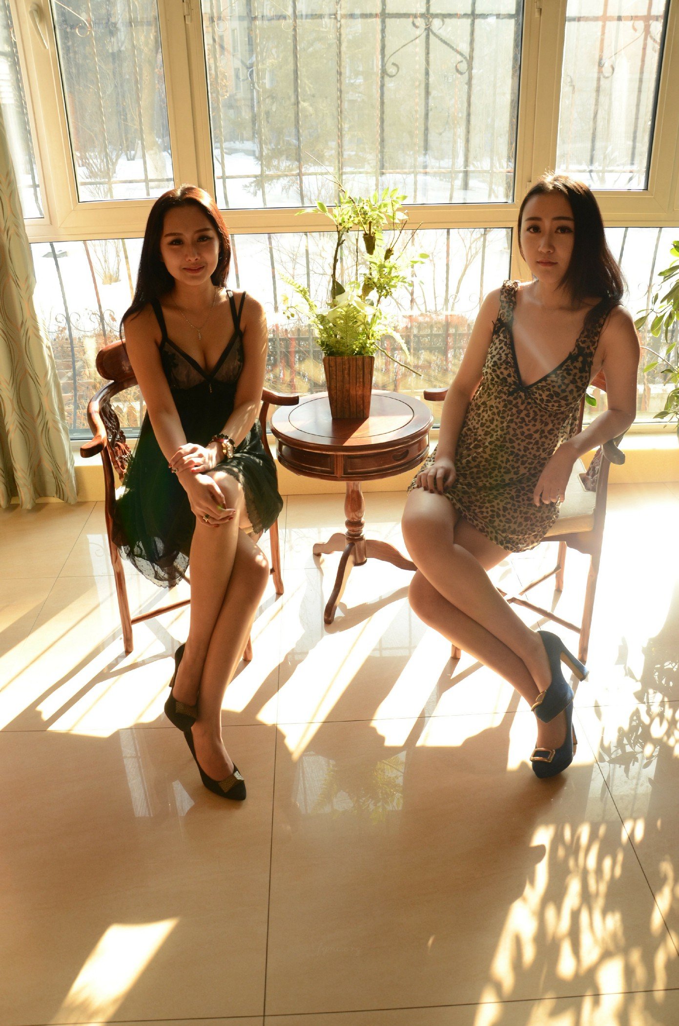 国模于子涵 amp;闺蜜彤彤人体私拍套图 - 未分类人体摄影