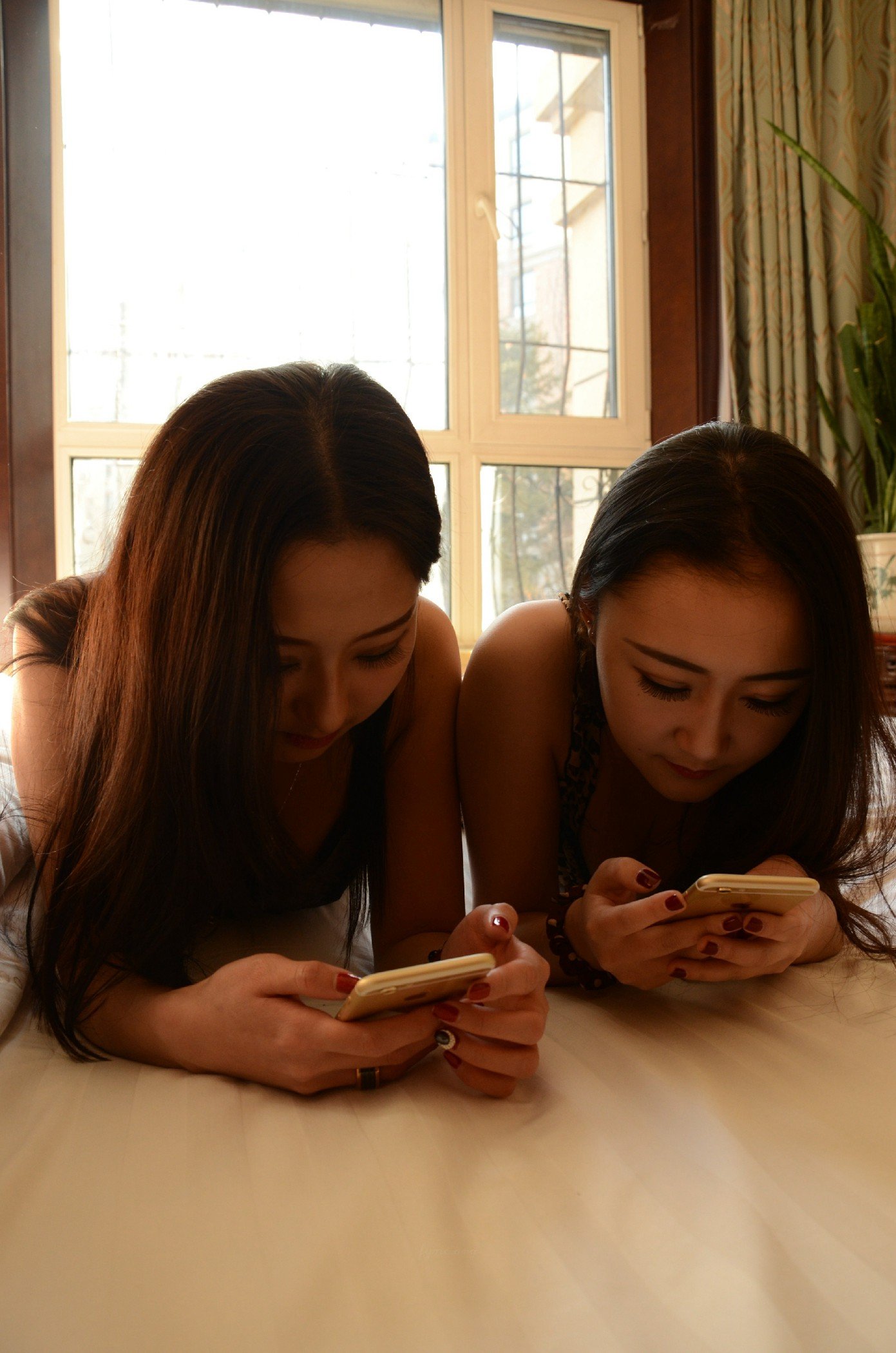 国模于子涵 amp;闺蜜彤彤人体私拍套图 - 未分类人体摄影