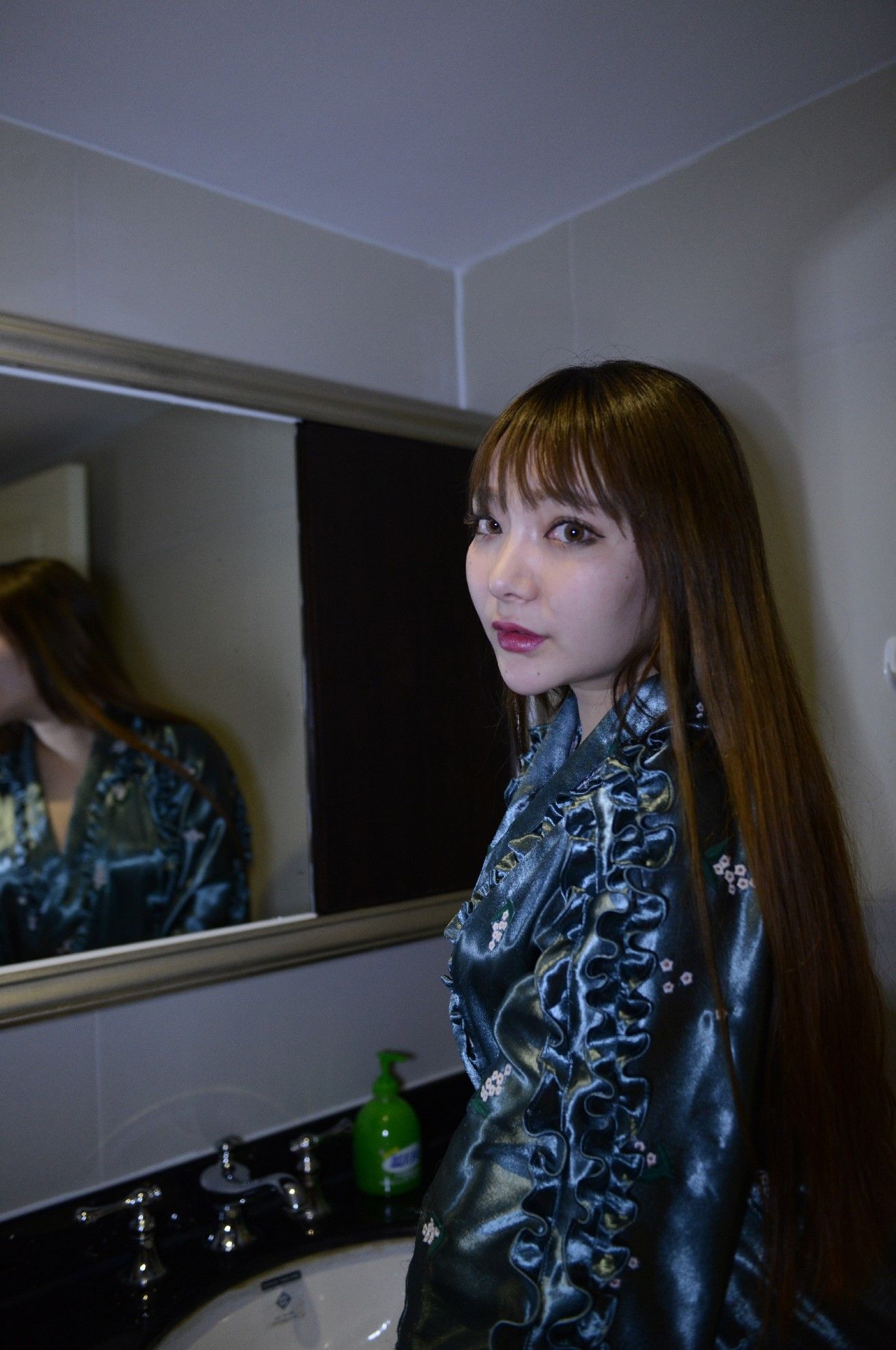 国模婉清大尺度人体私拍套图 - 未分类人体摄影