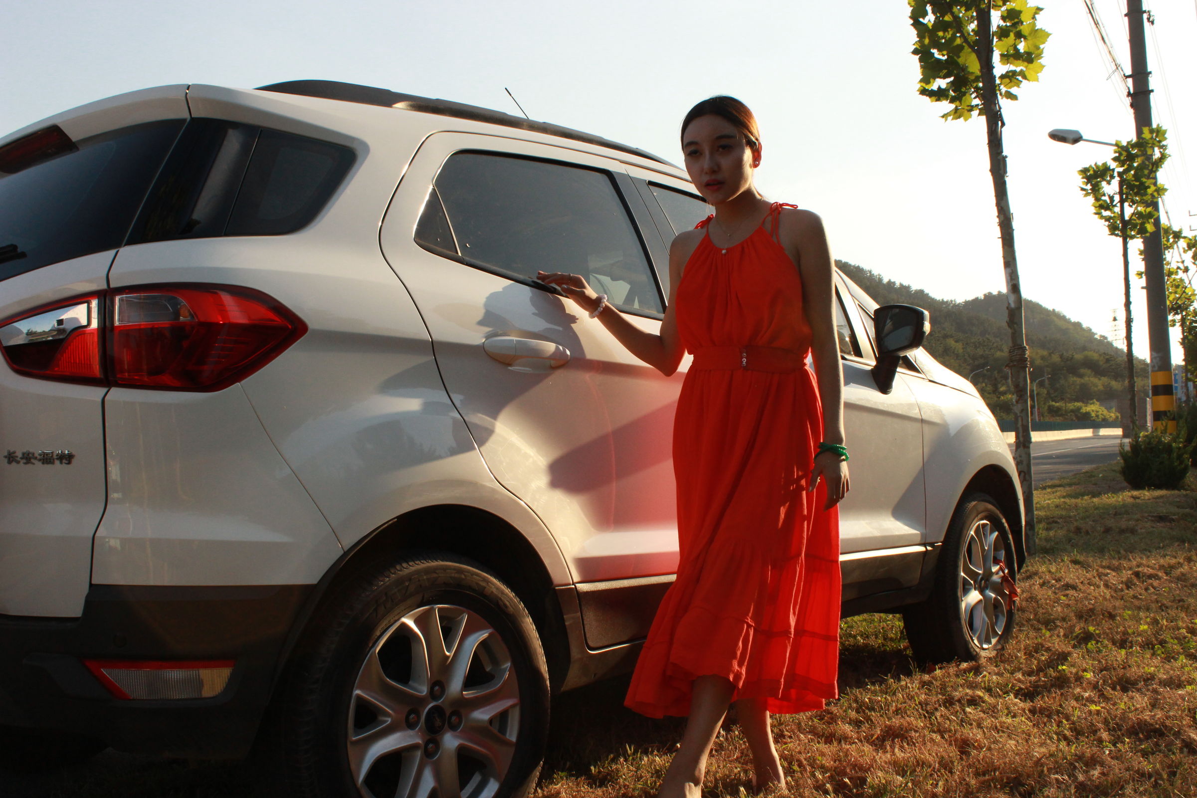 国模李梓熙野外大尺度私拍套图 - 未分类人体摄影