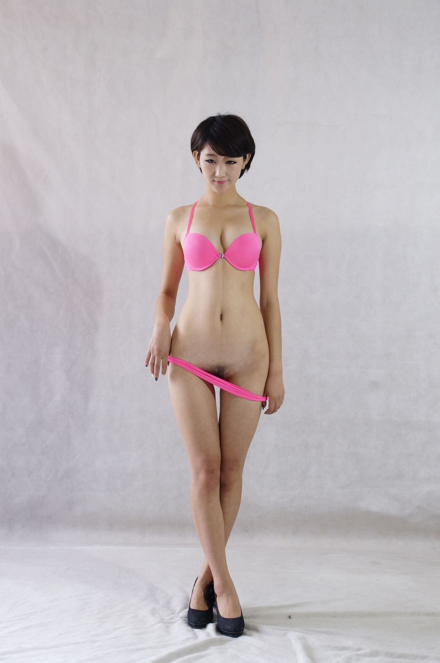 国模萌萌摄影棚人体私拍套图 - 人体摄影