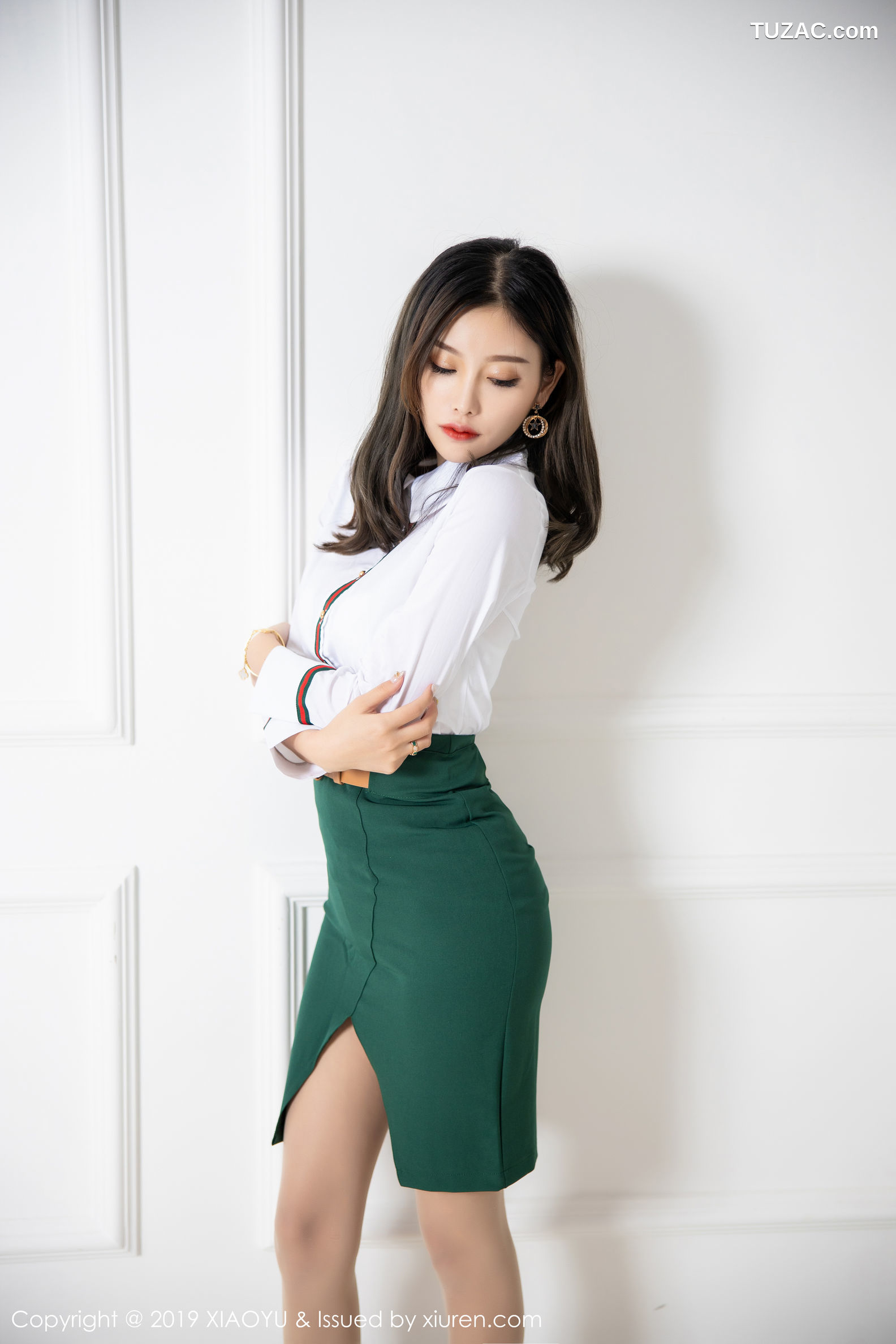 XiaoYu语画界-148-杨晨晨-《清透的光线搭配白衬衫丝袜装扮》-2019.09.06