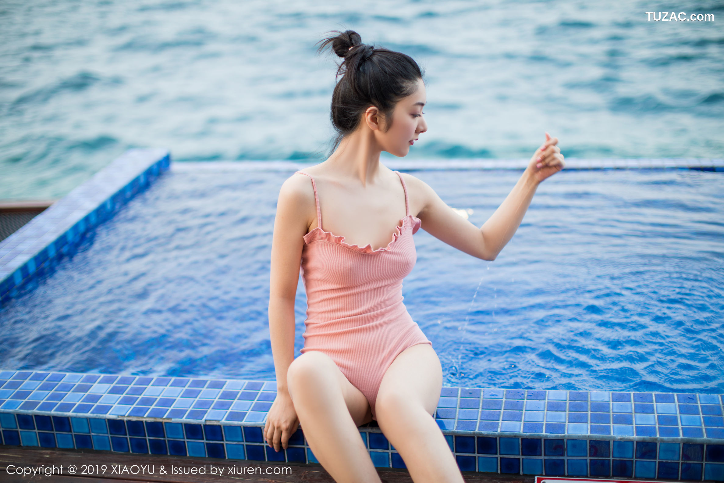 XiaoYu语画界-150-小热巴-《粉色的性感吊裙户外泳池系列》-2019.09.10