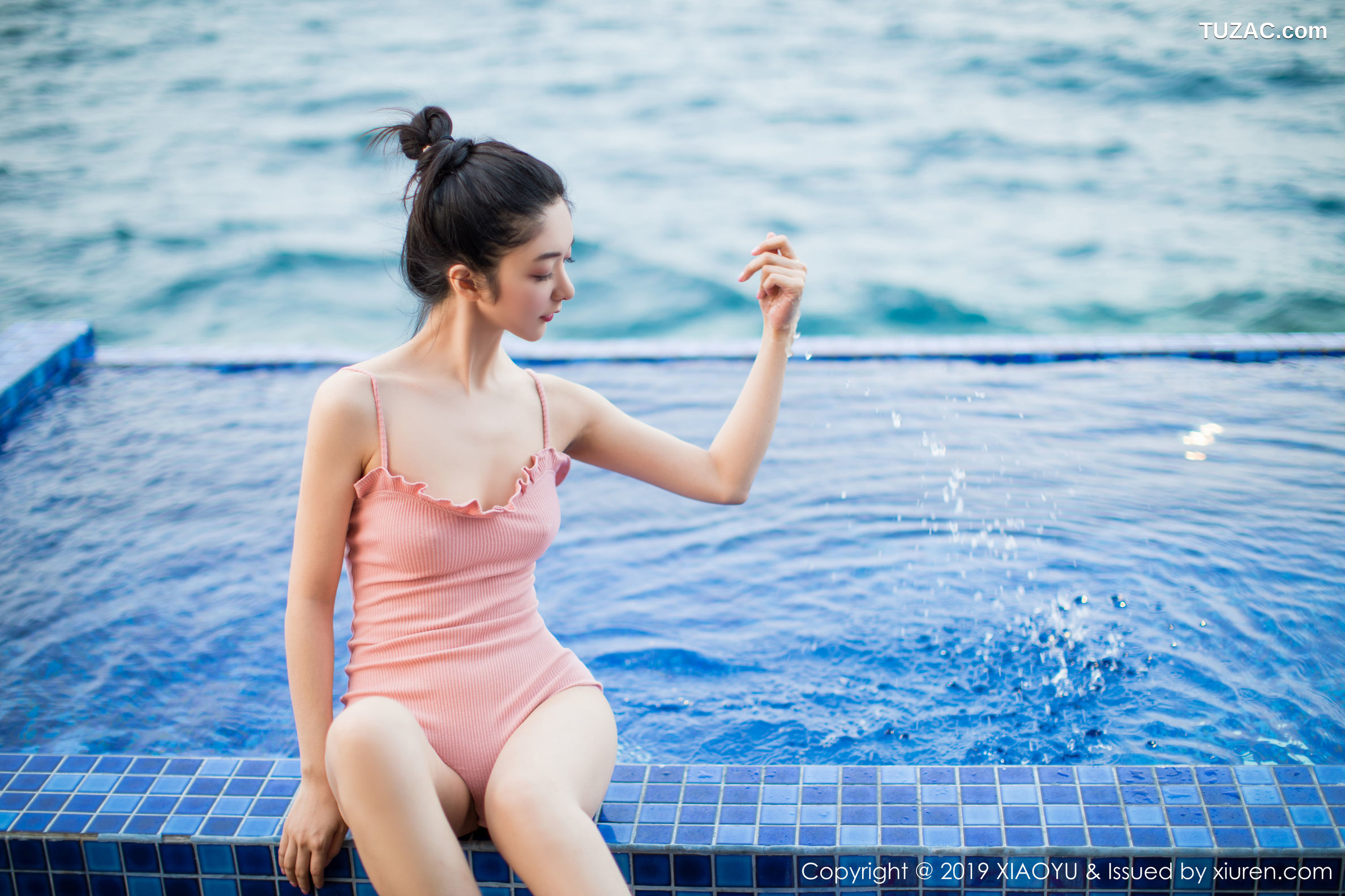 XiaoYu语画界-150-小热巴-《粉色的性感吊裙户外泳池系列》-2019.09.10