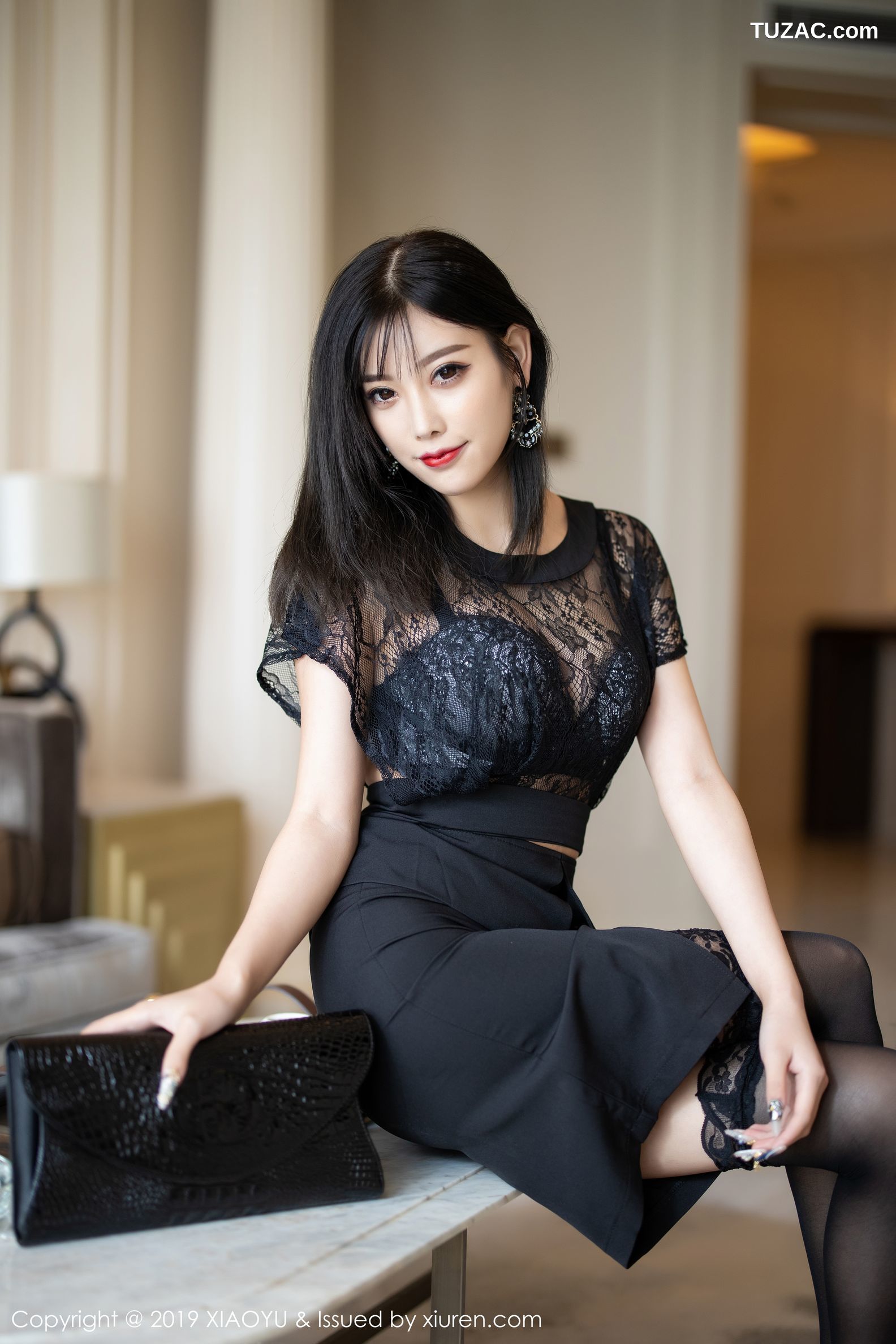 XiaoYu语画界-162-杨晨晨-《镂空内衣与诱人黑丝视觉魅惑》-2019.09.27