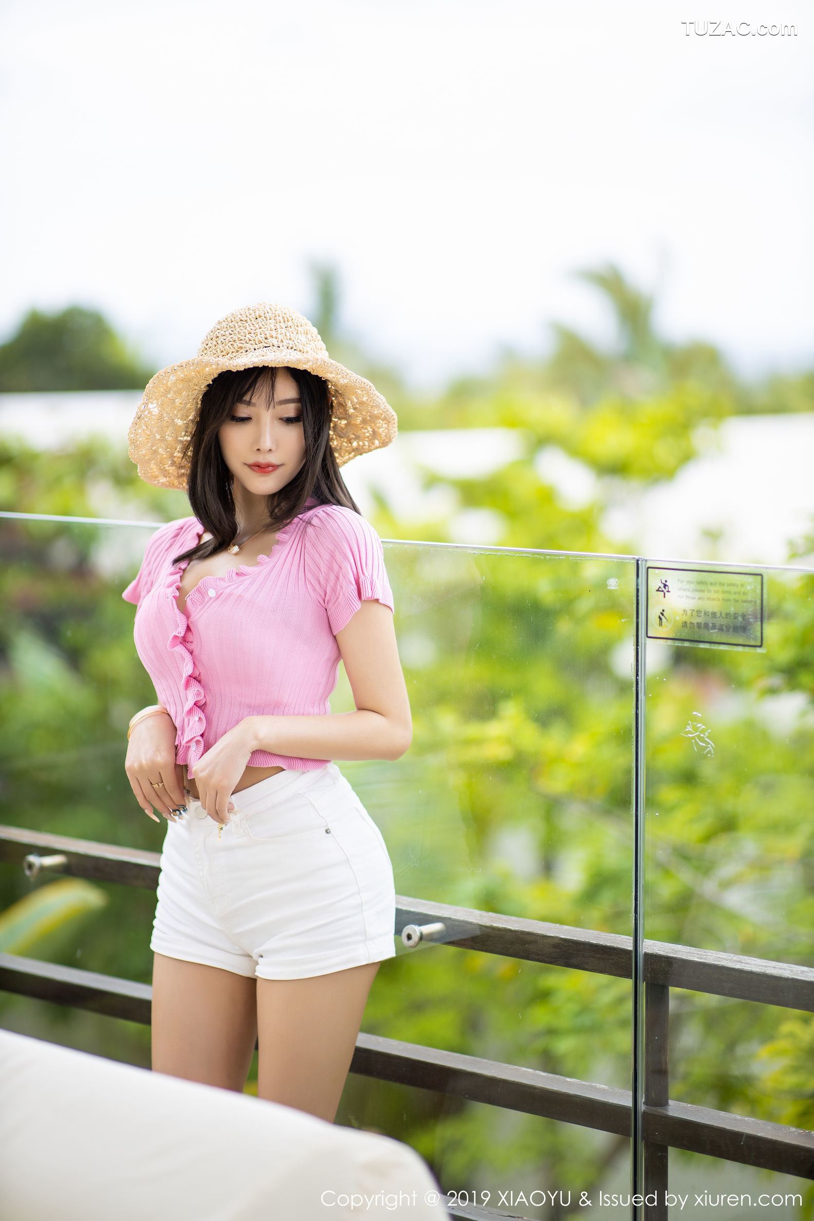 XiaoYu语画界-169-杨晨晨-《室外草帽女孩主题》-2019.10.12