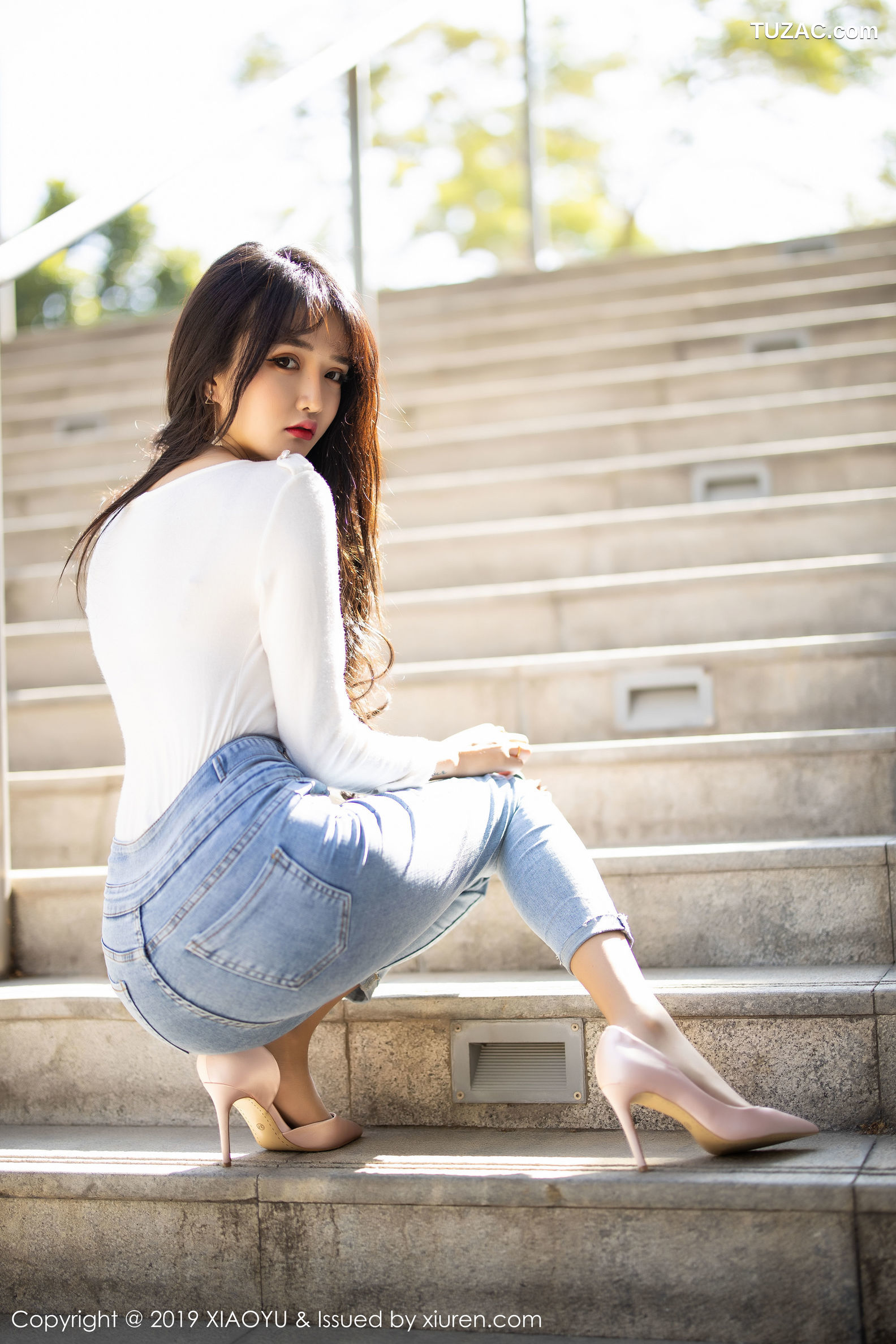 XiaoYu语画界-212-Miko酱吖-《性感牛仔裤-衬衫丝袜》-2019.12.11