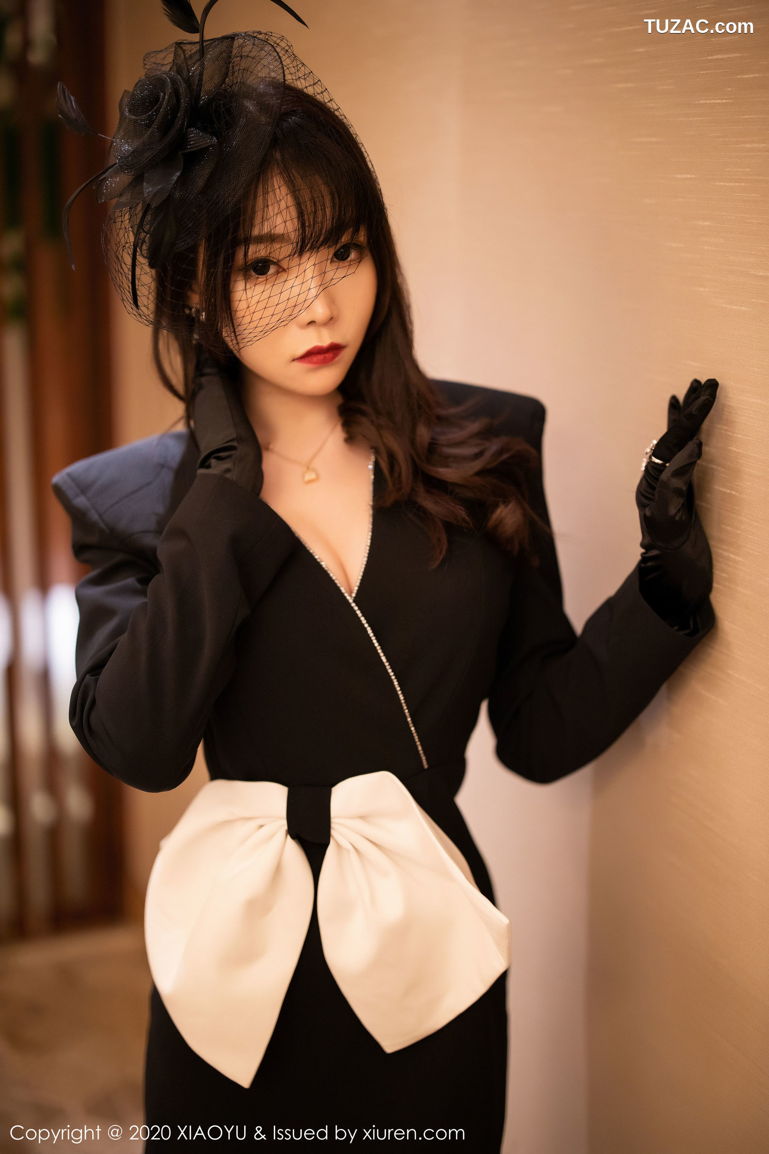 XiaoYu语画界-239-芝芝-《高贵典雅制服与魅惑网袜系列》-2020.01.19