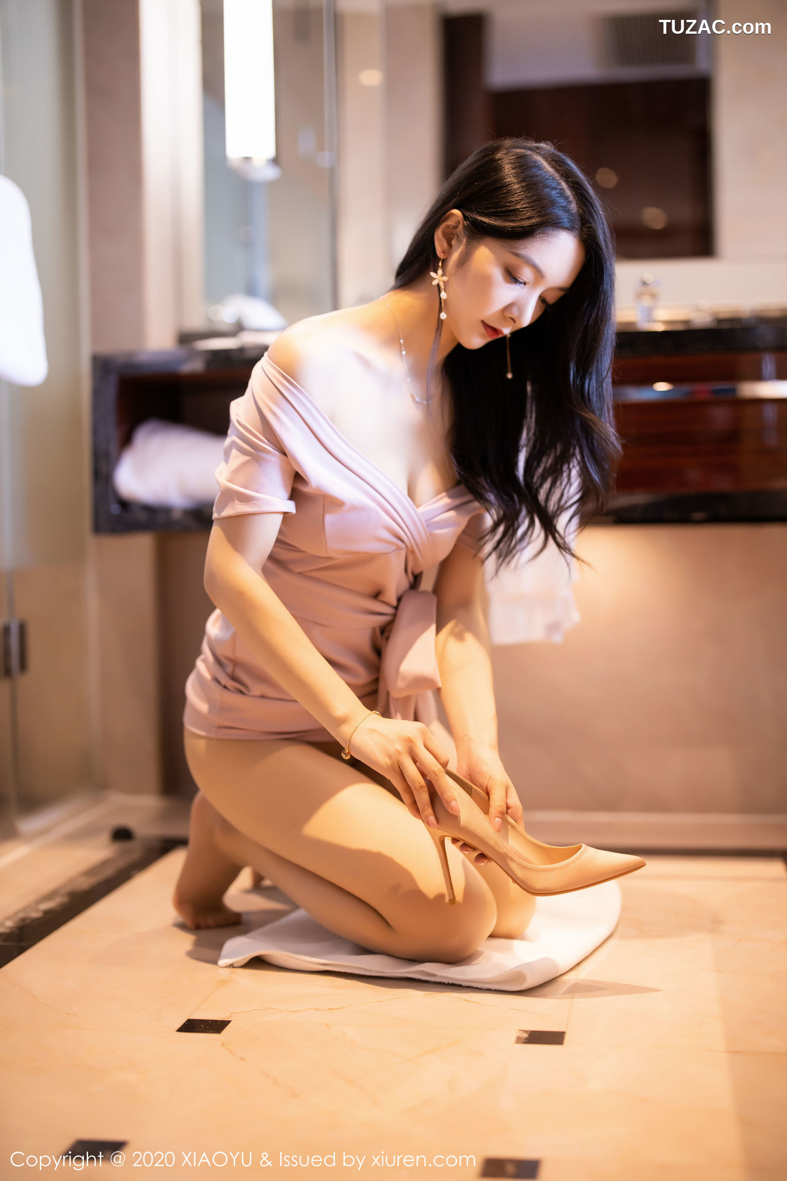 XiaoYu语画界-256-小热巴-《玫瑰金色的吊裙与丝袜诱惑》-2020.02.27