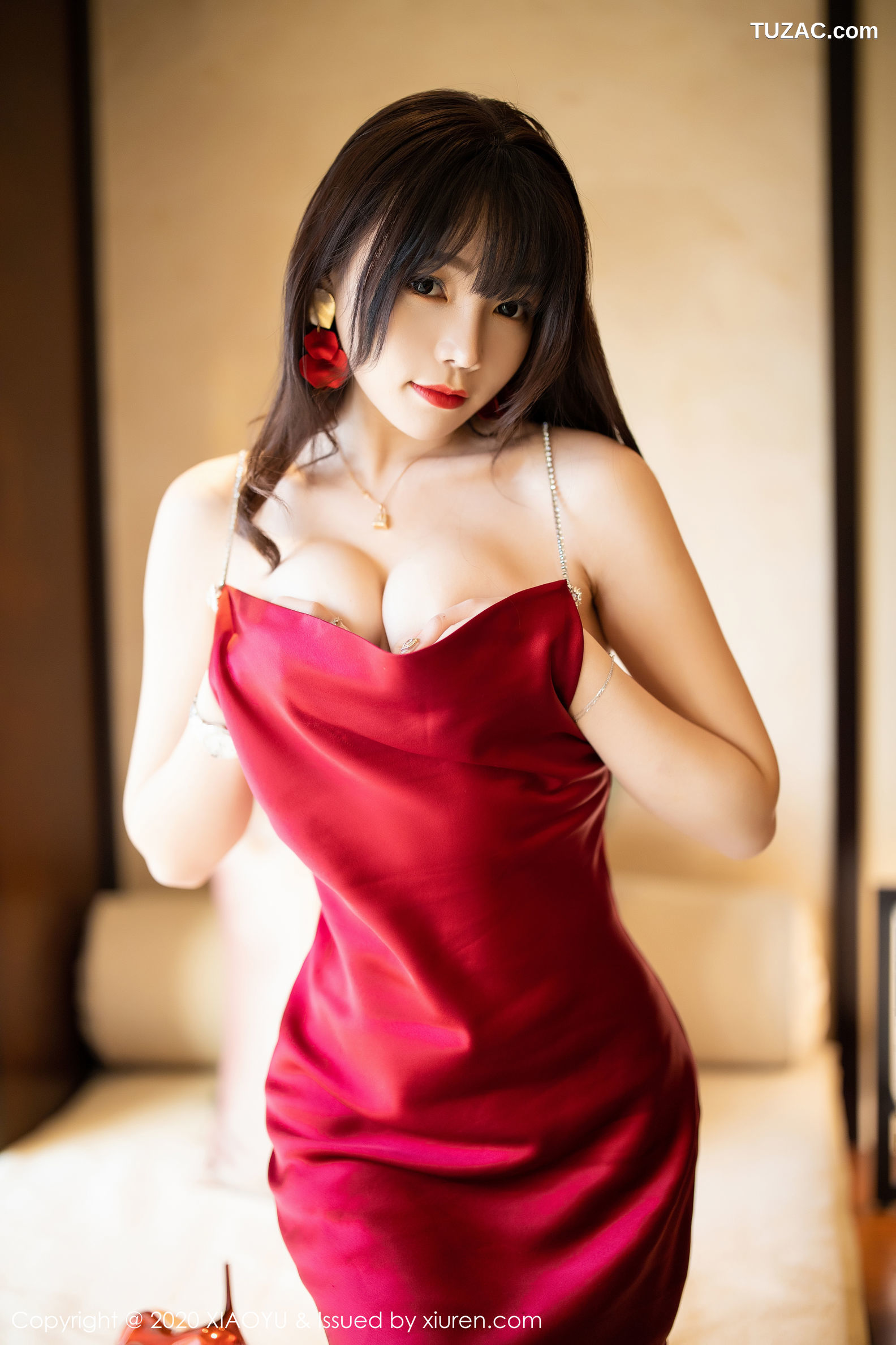 XiaoYu语画界-270-芝芝-《鲜艳吊裙与极致丝袜》-2020.03.18