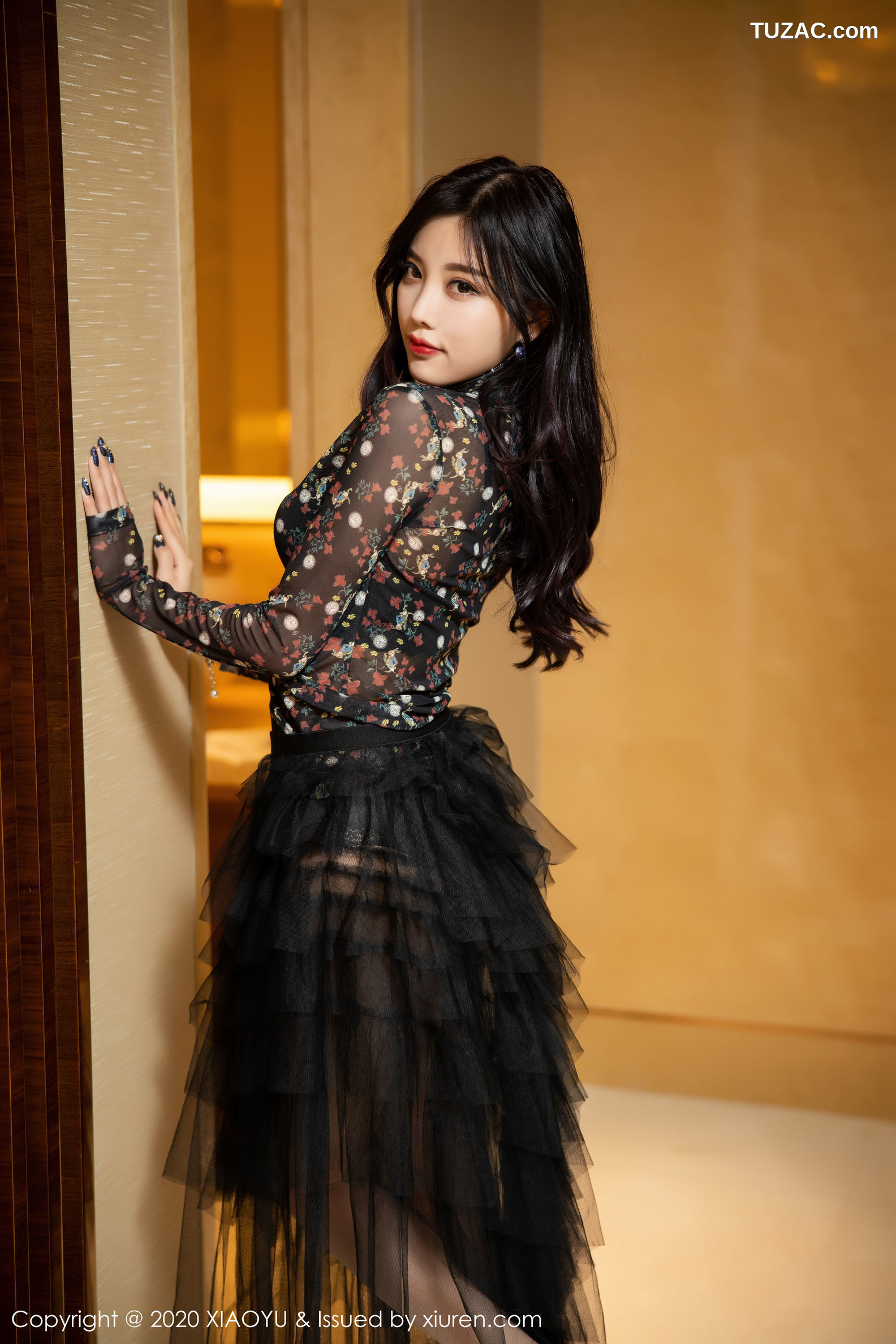XiaoYu语画界-289-杨晨晨-《黑色吊裙-丝袜美腿》-2020.04.15