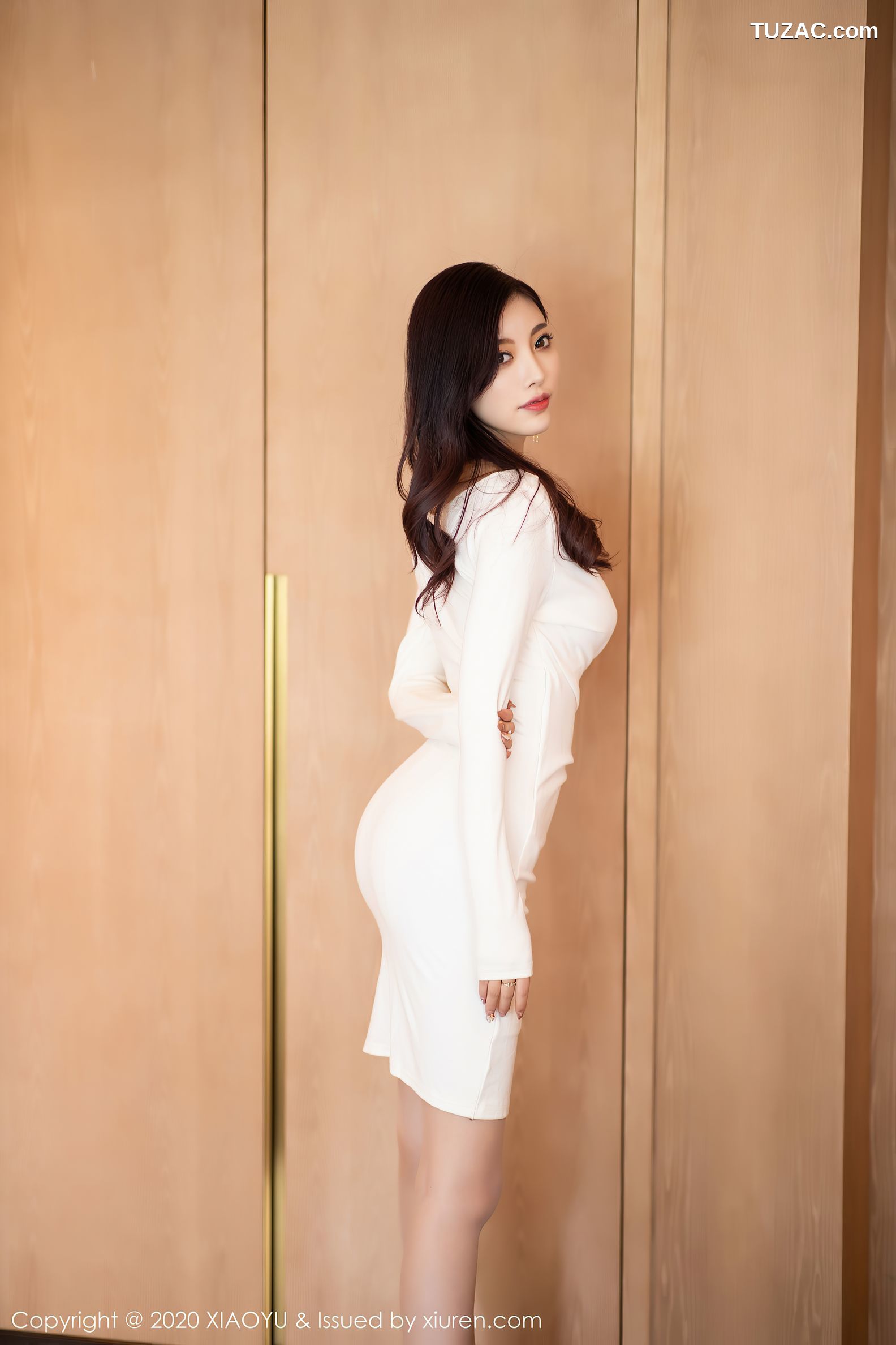 XiaoYu语画界-377-杨晨晨-《极致魅丝袜美腿丝丝入魂》-2020.09.25