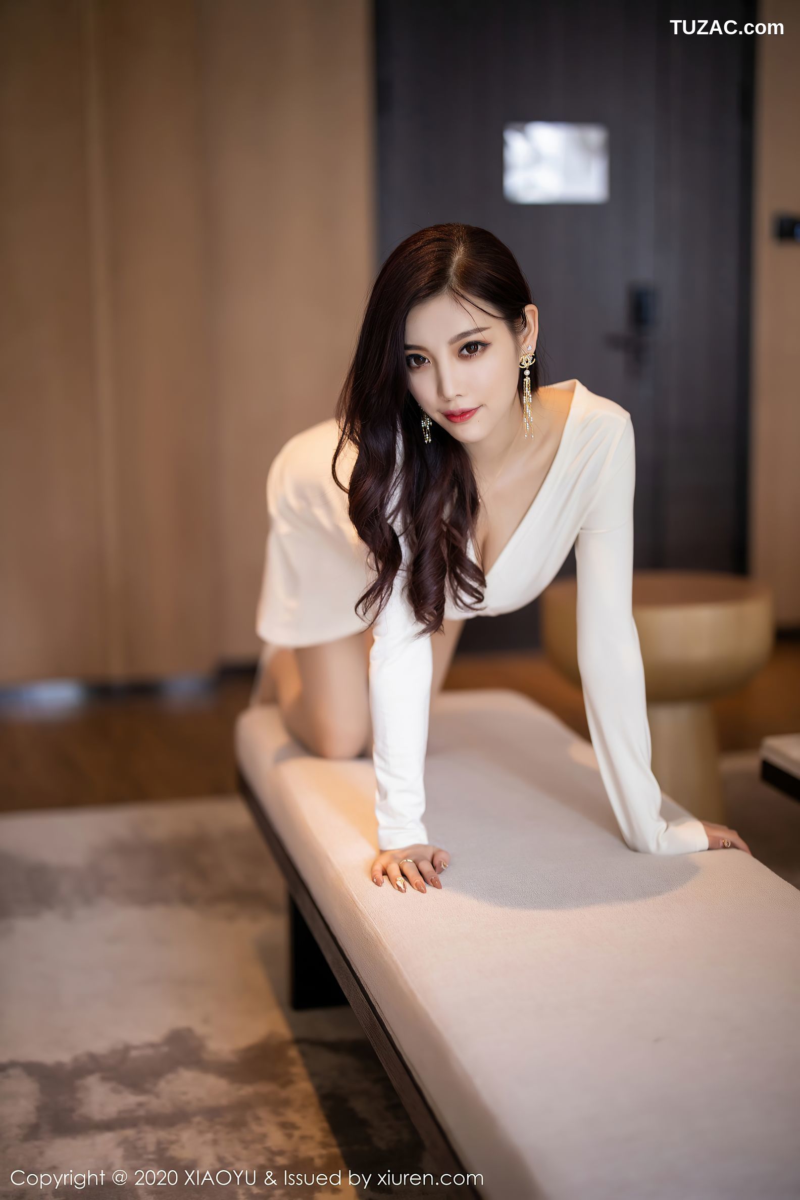 XiaoYu语画界-377-杨晨晨-《极致魅丝袜美腿丝丝入魂》-2020.09.25