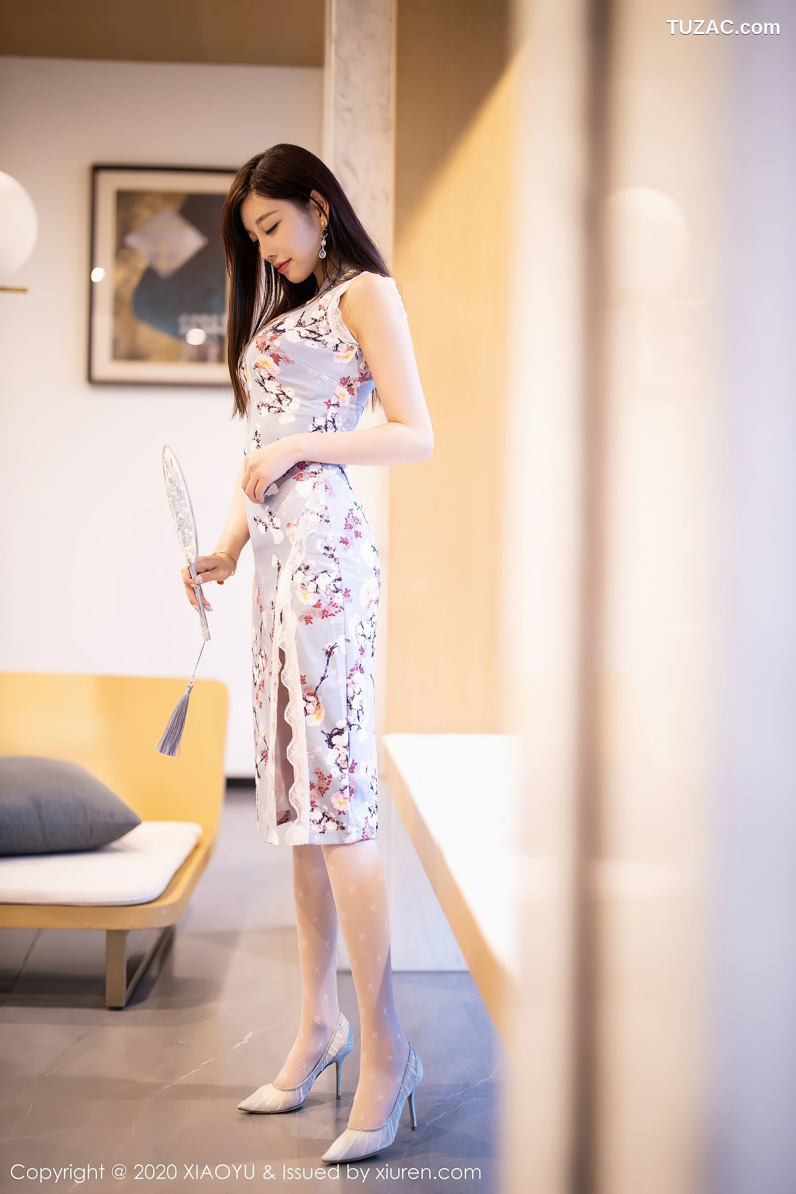 XiaoYu语画界-398-杨晨晨-《古韵典雅的旗袍与现代轻透蕾丝袜》-2020.10.30