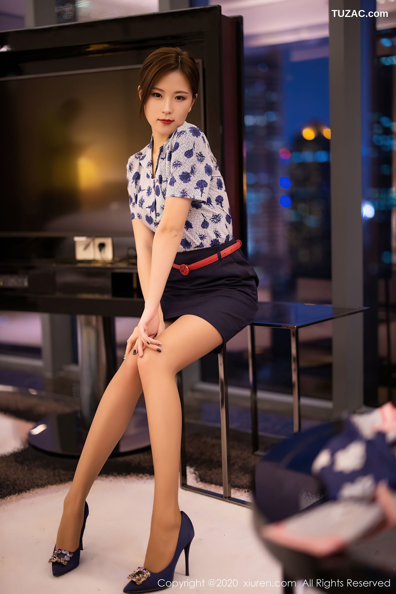 XiaoYu语画界-407-杨紫嫣-《黑丝美腿空乘制服系列》-2020.11.12