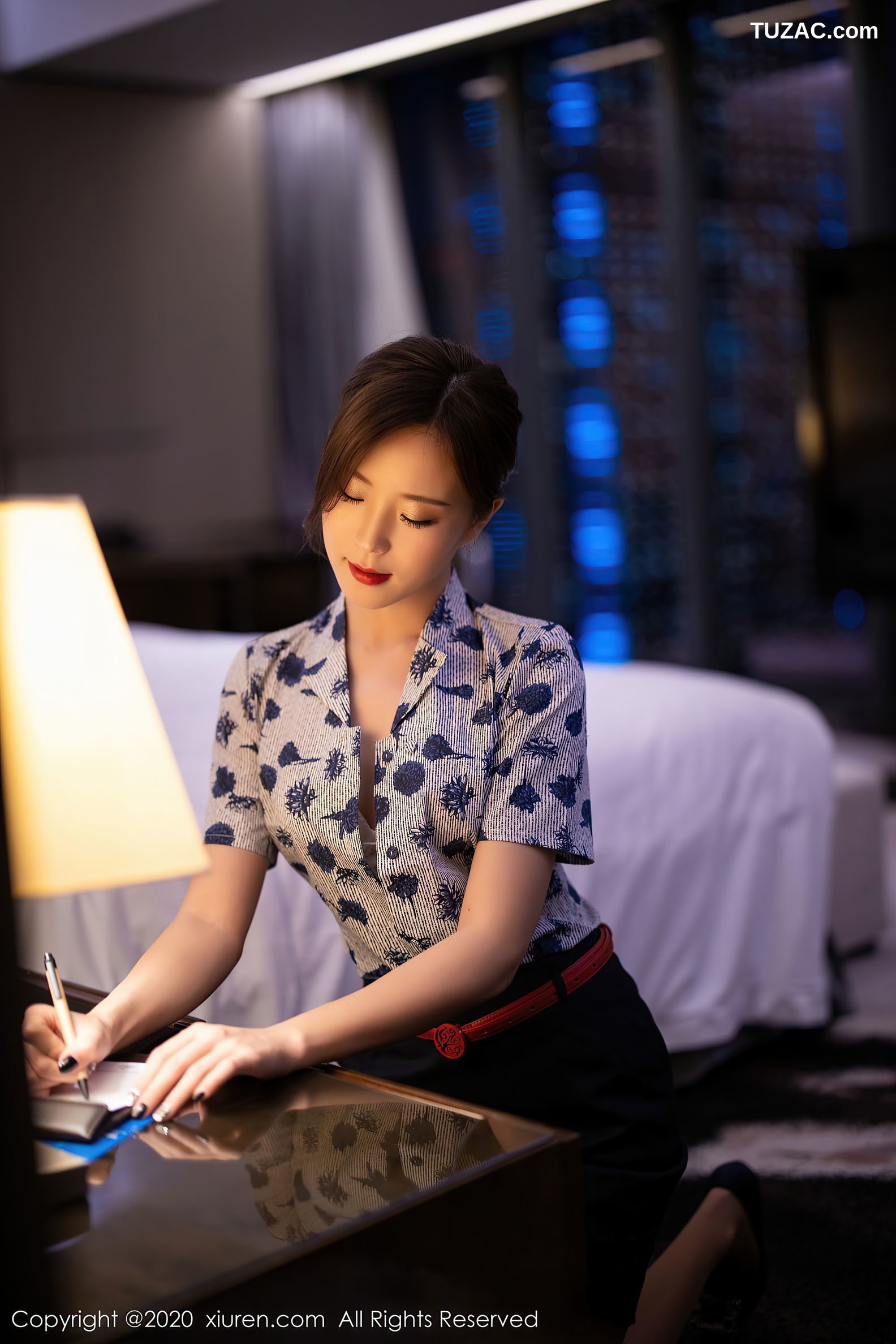 XiaoYu语画界-407-杨紫嫣-《黑丝美腿空乘制服系列》-2020.11.12