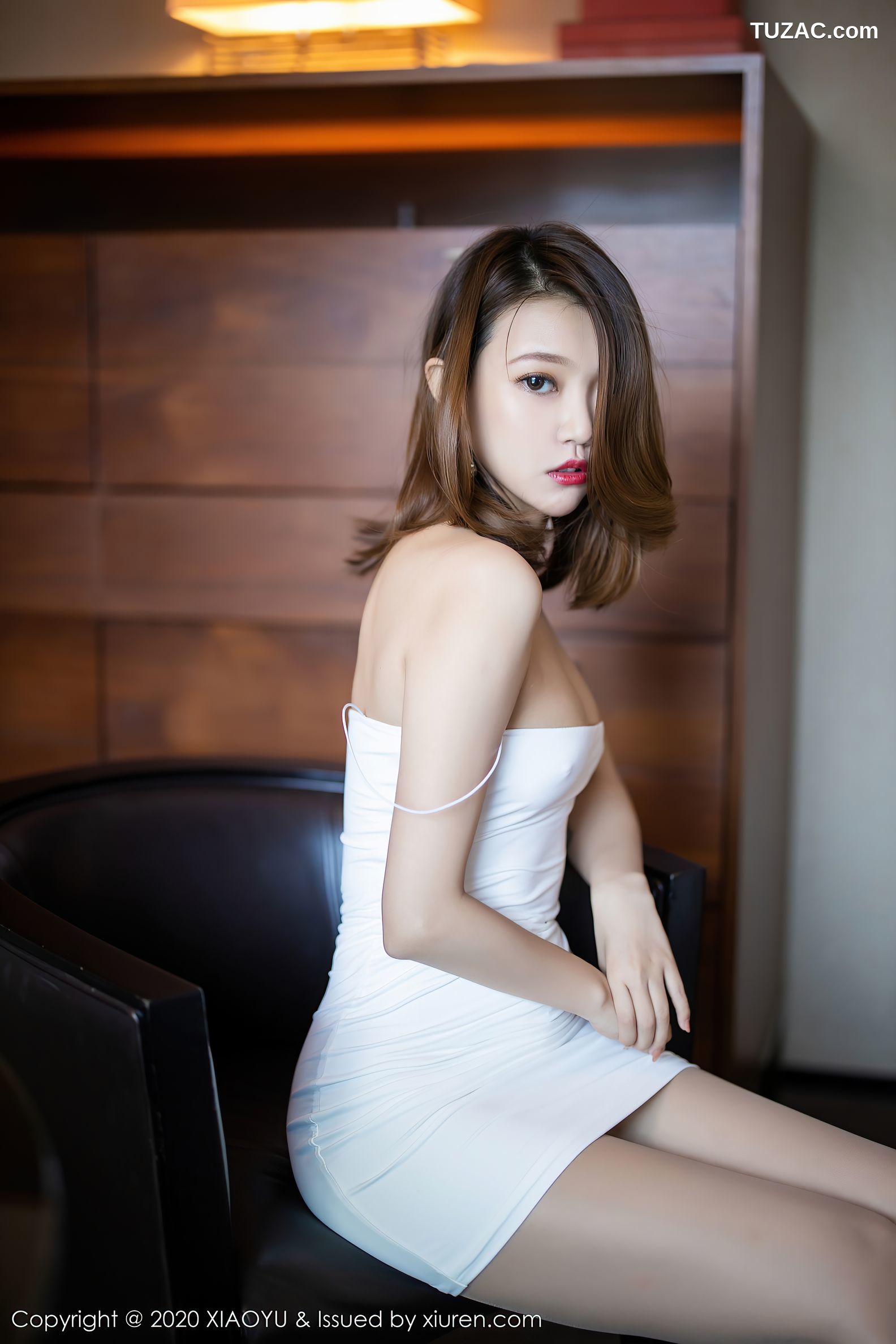 XiaoYu语画界-420-冯木木-《一袭华丽典雅吊裙与朦胧丝袜》-2020.12.01