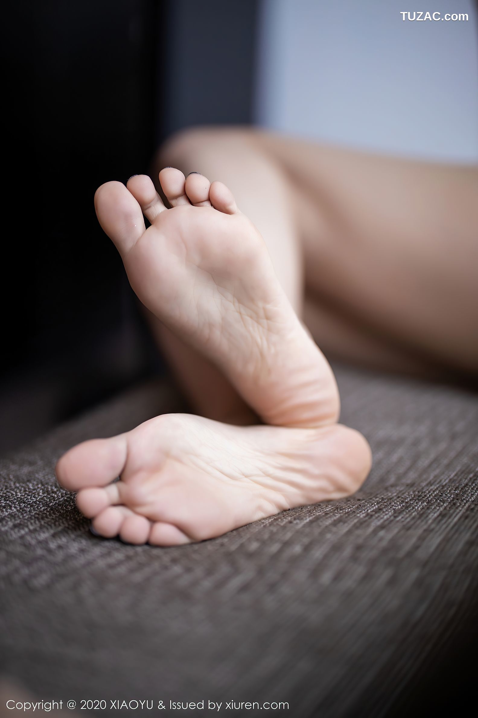 XiaoYu语画界-420-冯木木-《一袭华丽典雅吊裙与朦胧丝袜》-2020.12.01