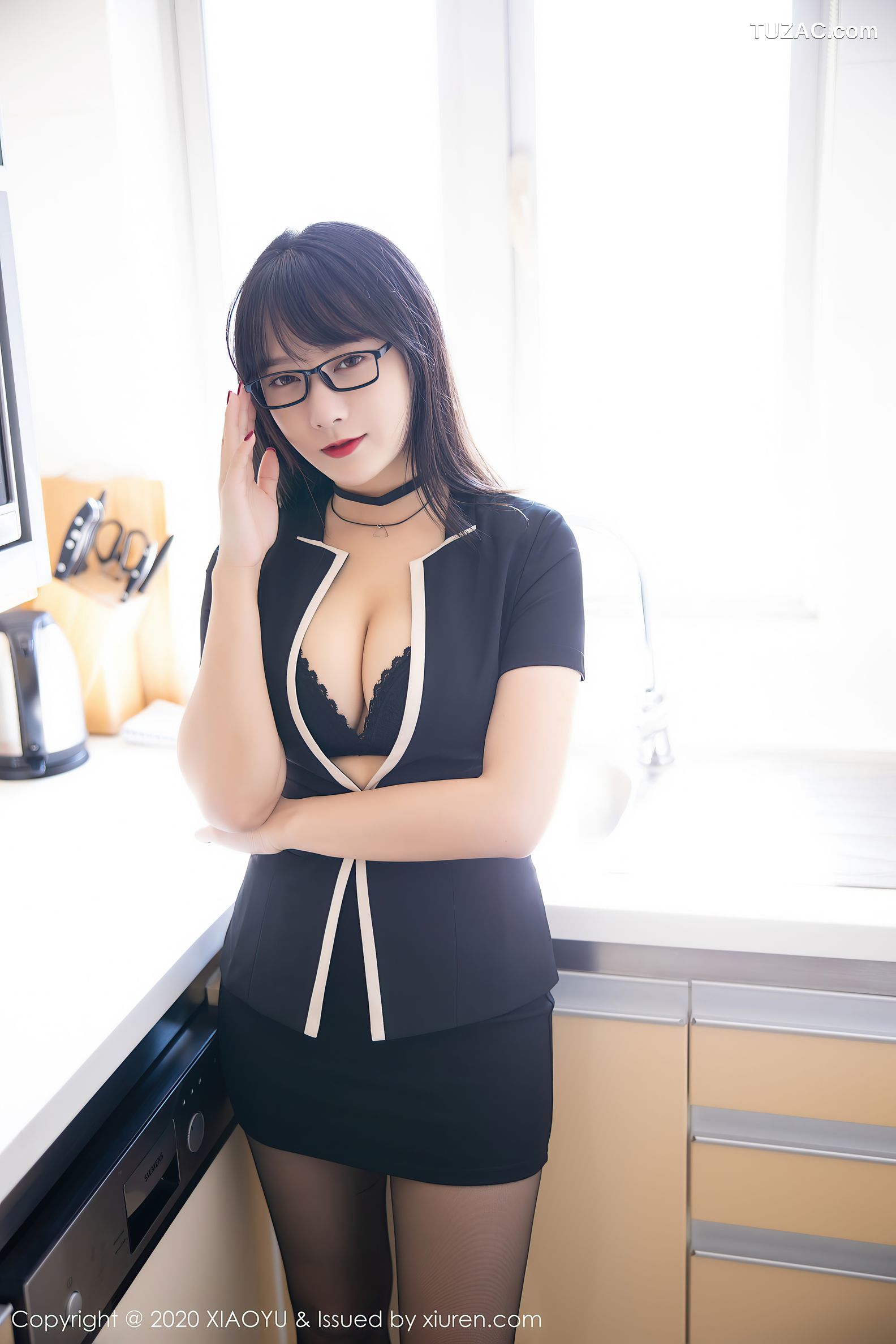 XiaoYu语画界-436-何嘉颖-《黑色的经典职场制服系列》-2020.12.23