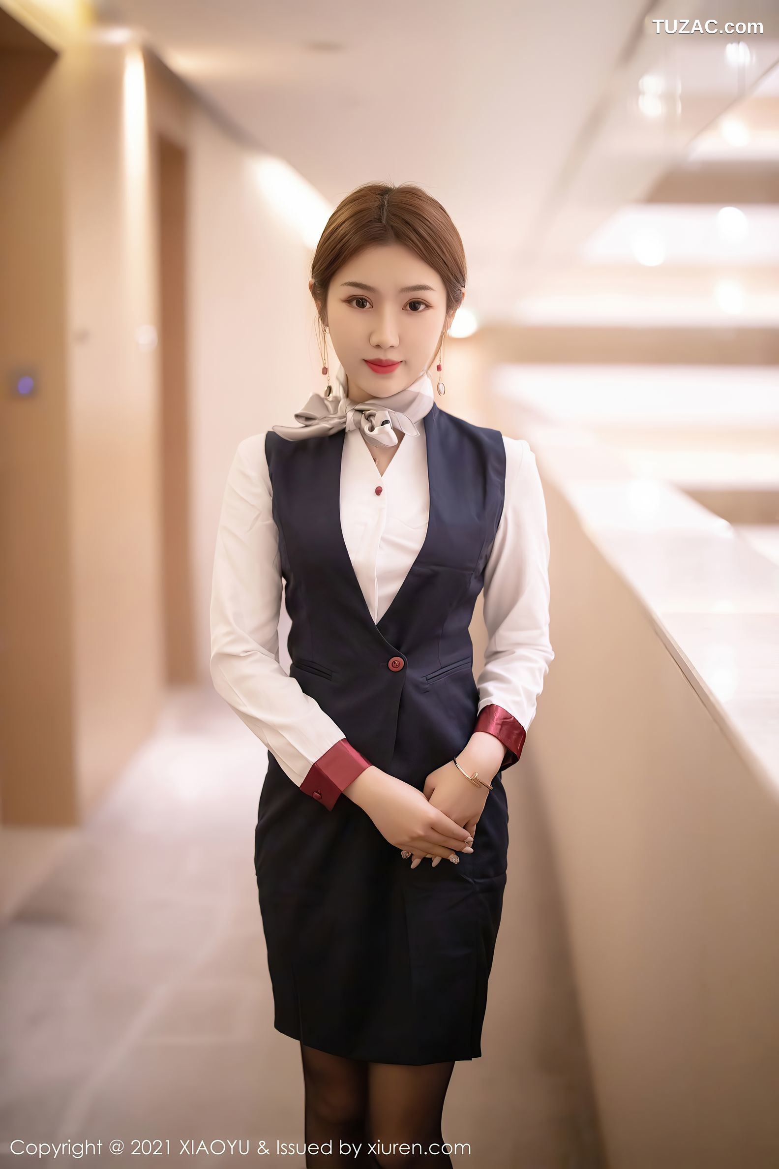 XiaoYu语画界-449-梦梵-经典空乘制服红色内衣蕾丝吊带袜-2021.01.12