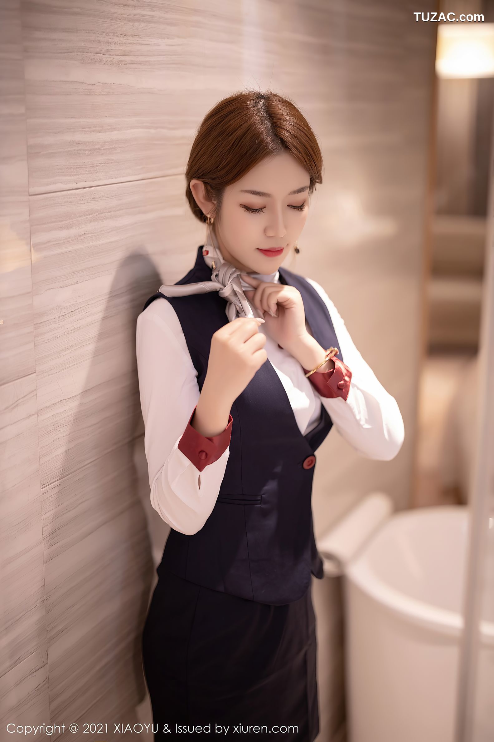 XiaoYu语画界-449-梦梵-经典空乘制服红色内衣蕾丝吊带袜-2021.01.12