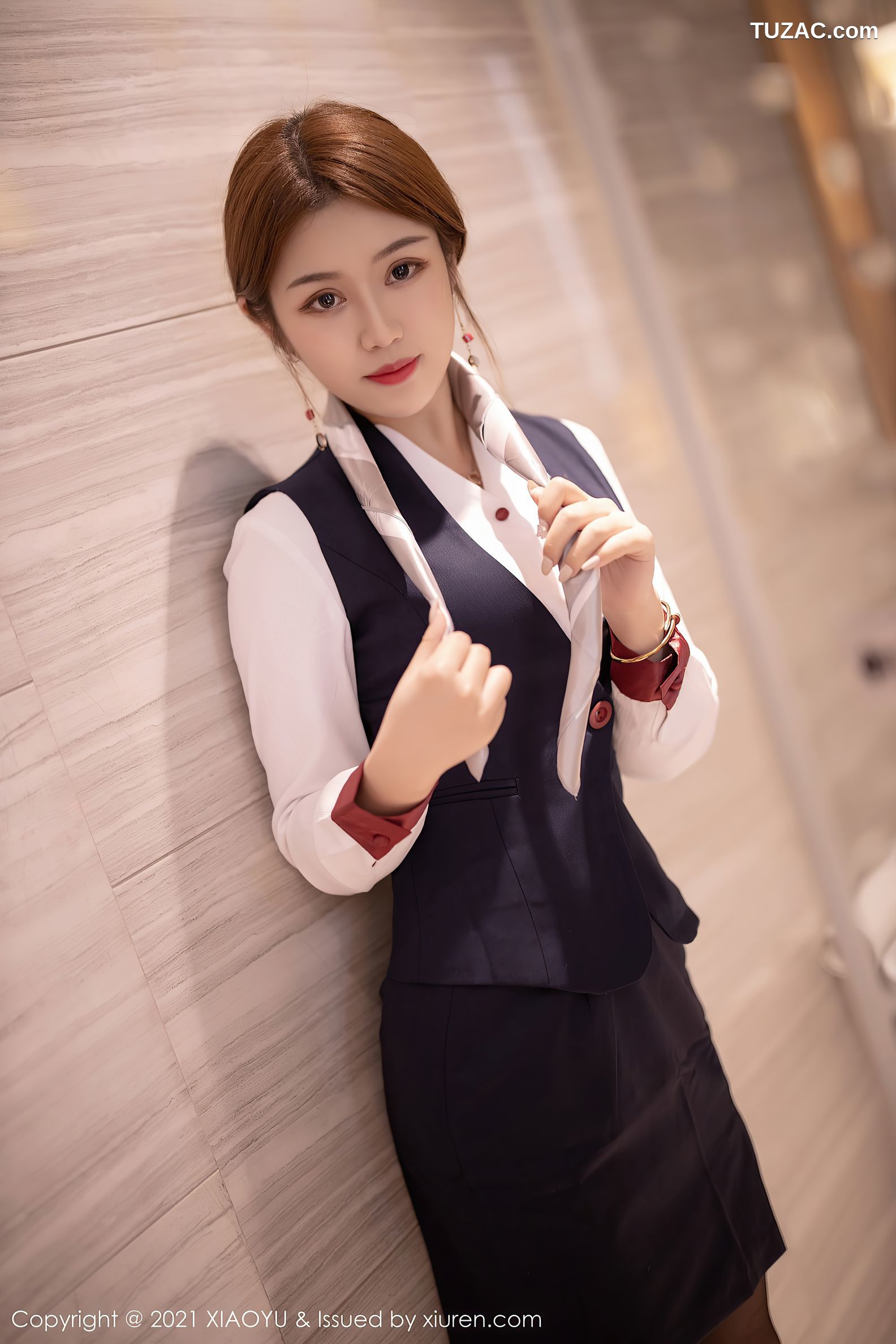 XiaoYu语画界-449-梦梵-经典空乘制服红色内衣蕾丝吊带袜-2021.01.12