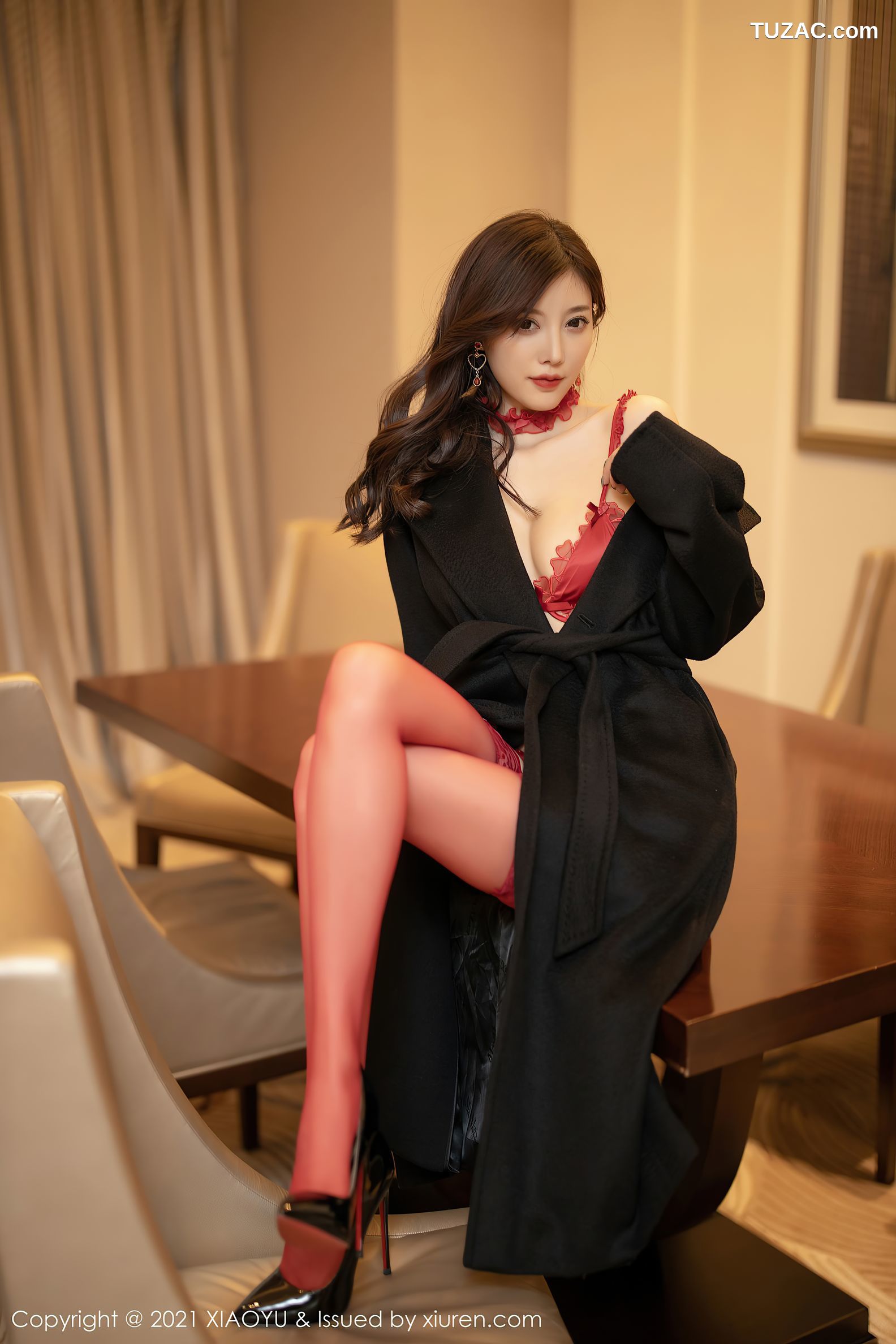 XiaoYu语画界-469-杨晨晨-成都旅拍-红色情趣内衣红色吊带袜-2021.02.08