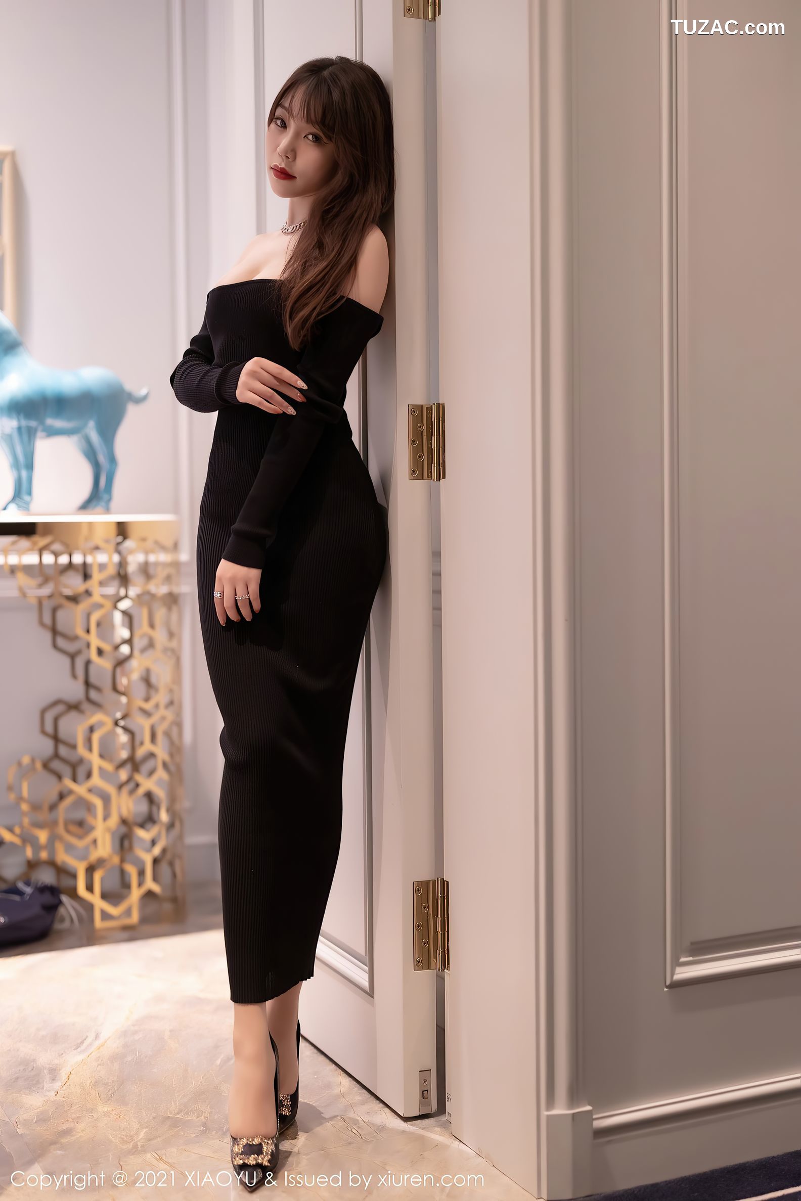 XiaoYu语画界-502-芝芝-露背礼裙肉丝-2021.04.06