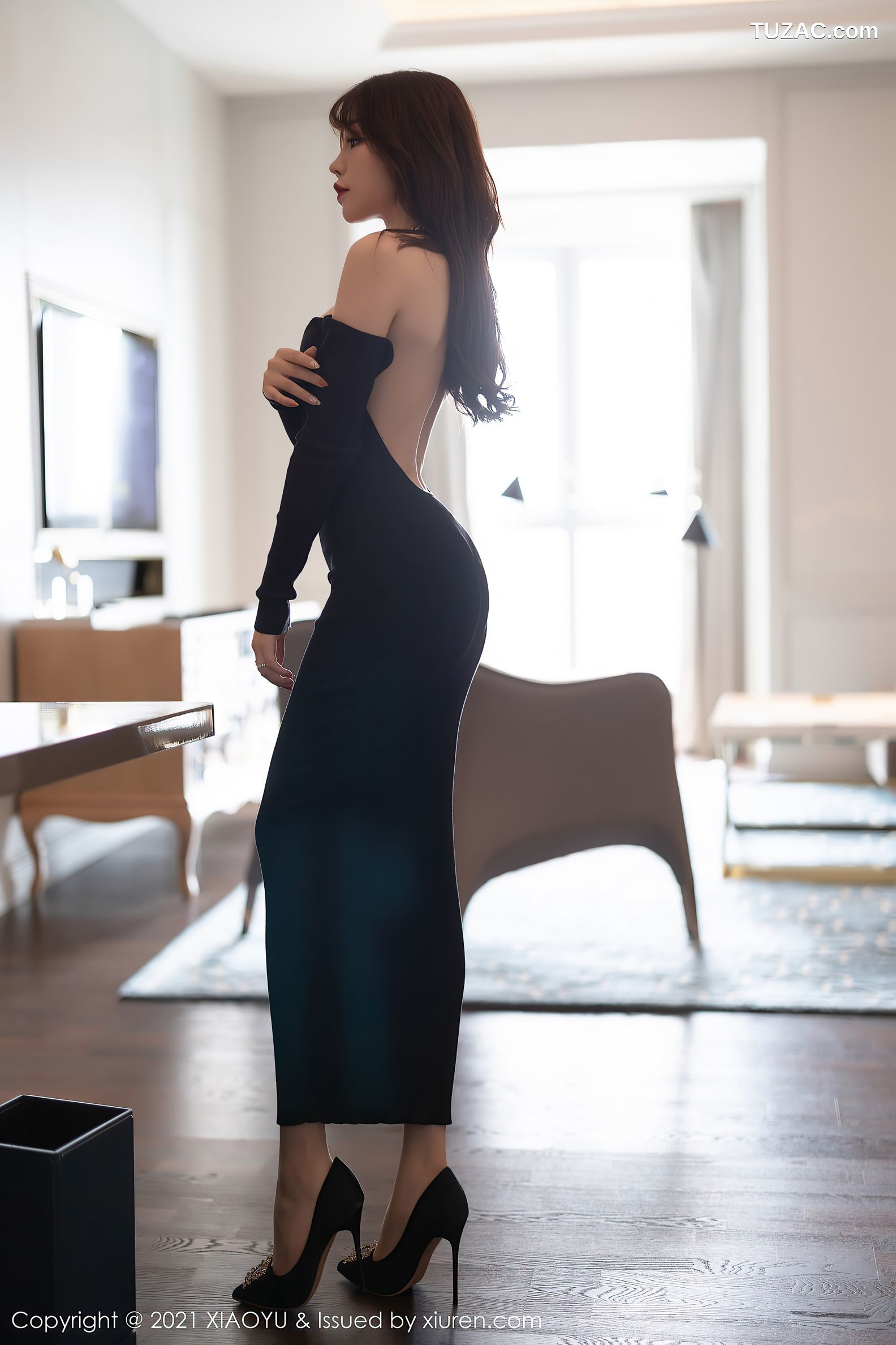 XiaoYu语画界-502-芝芝-露背礼裙肉丝-2021.04.06