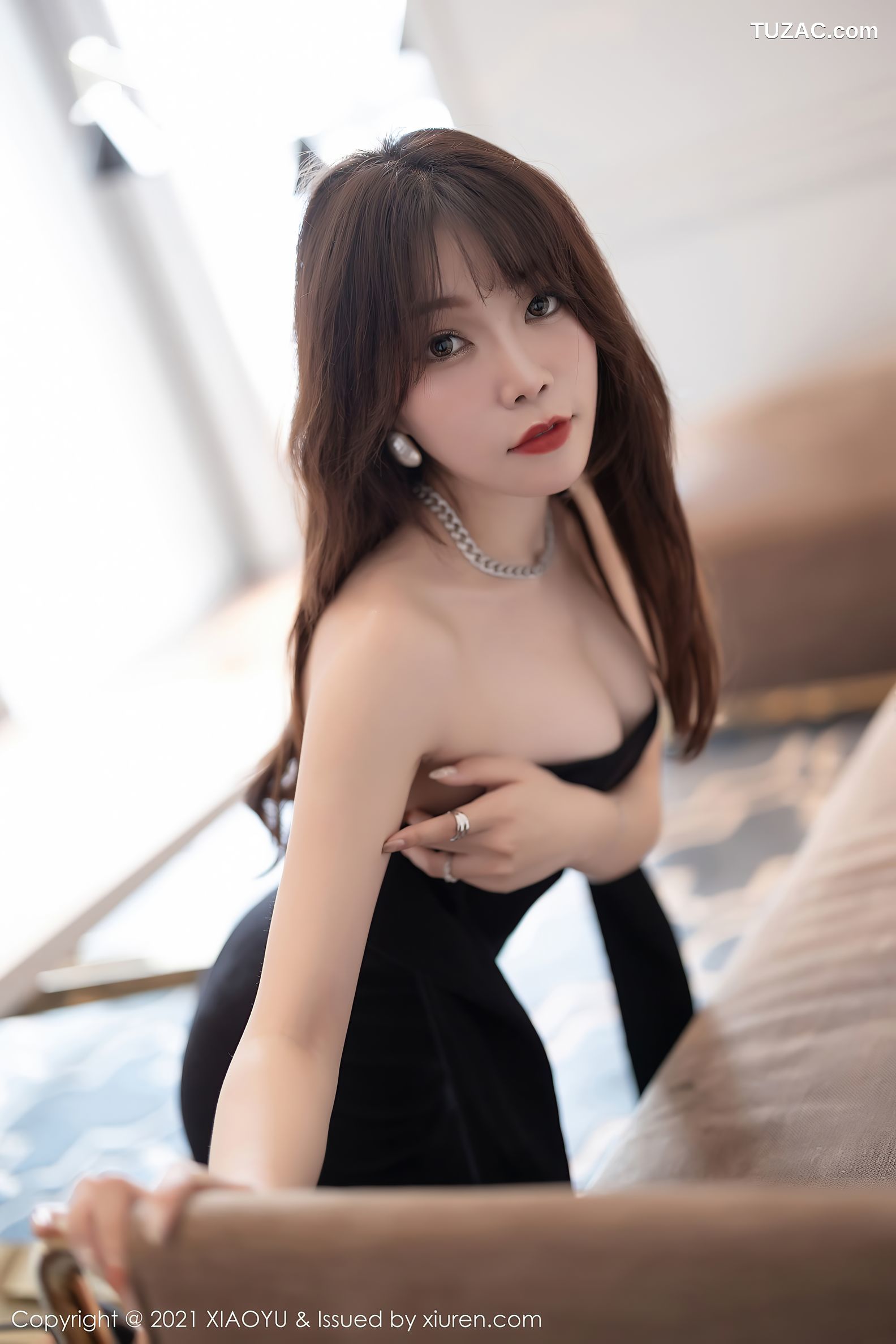 XiaoYu语画界-502-芝芝-露背礼裙肉丝-2021.04.06