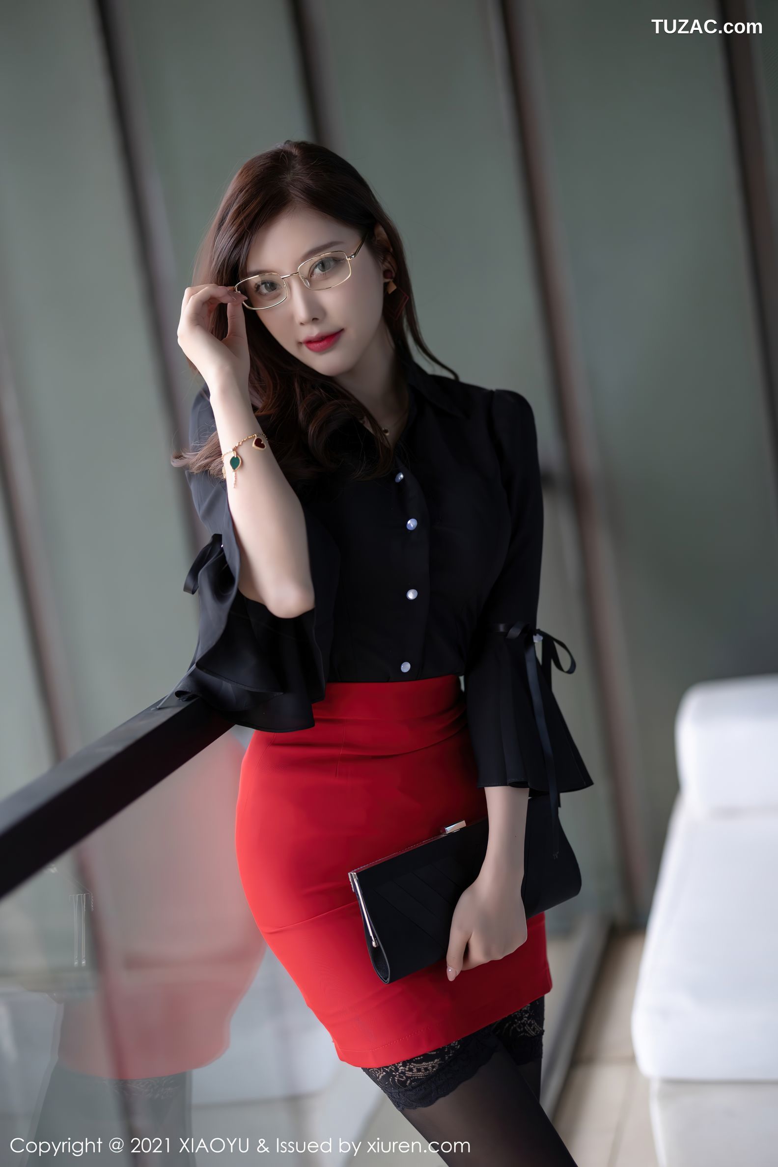 XiaoYu语画界-523-杨晨晨-青岛旅拍-豪乳翘臀完美诱惑-2021.05.08