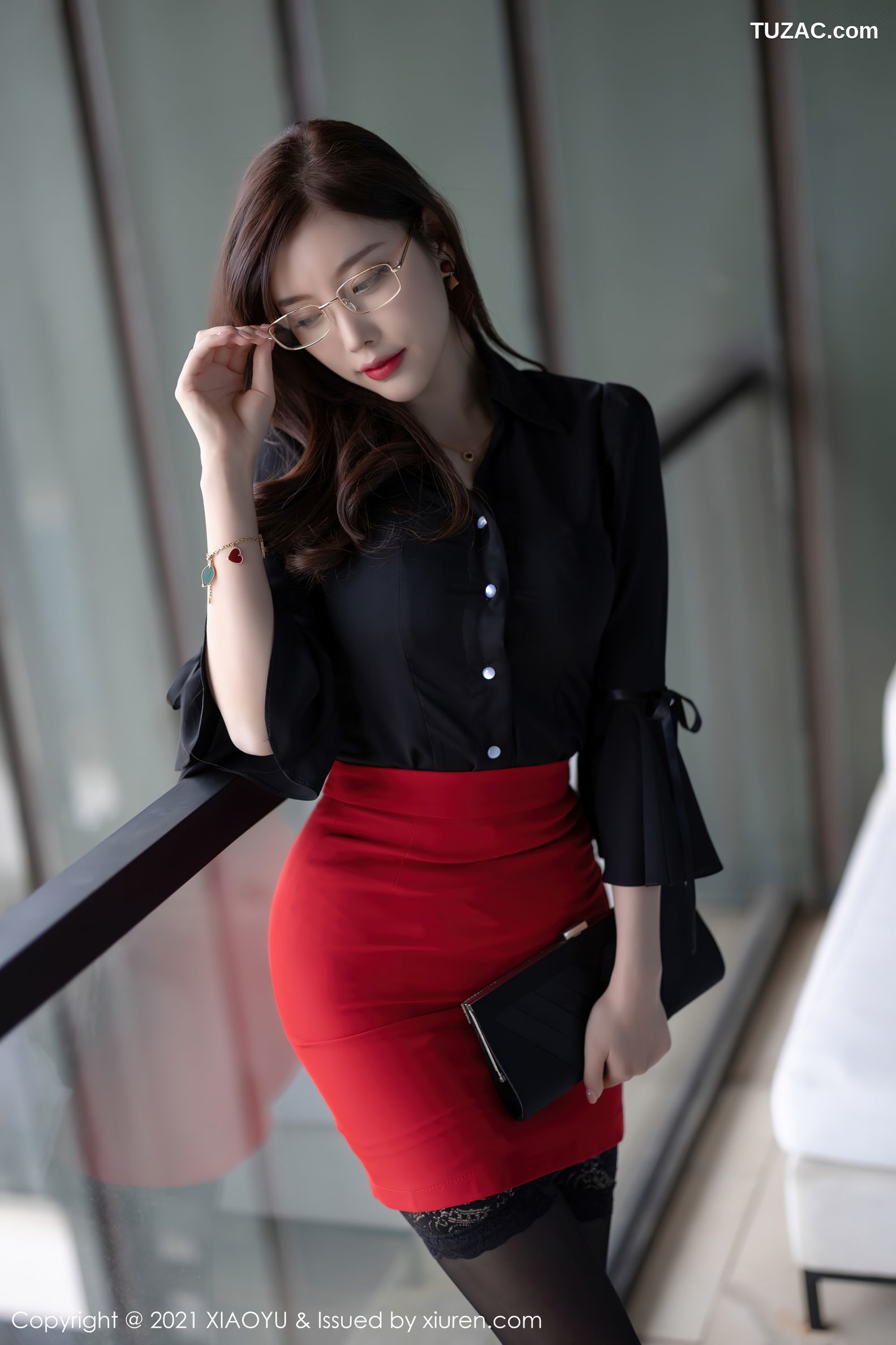 XiaoYu语画界-523-杨晨晨-青岛旅拍-豪乳翘臀完美诱惑-2021.05.08