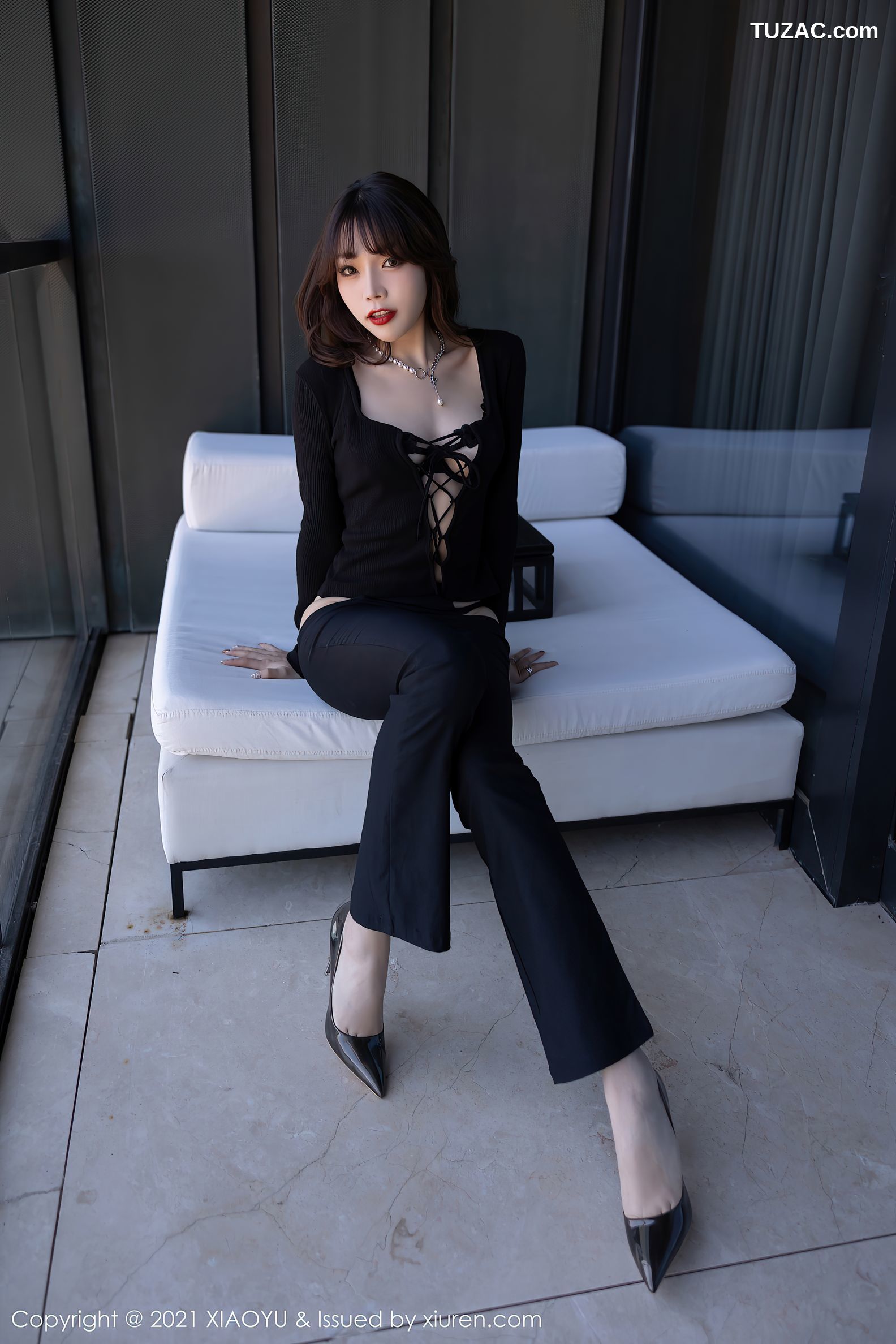 XiaoYu语画界-531-芝芝-青岛旅拍-镂空情趣内衣丁字裤-2021.05.19