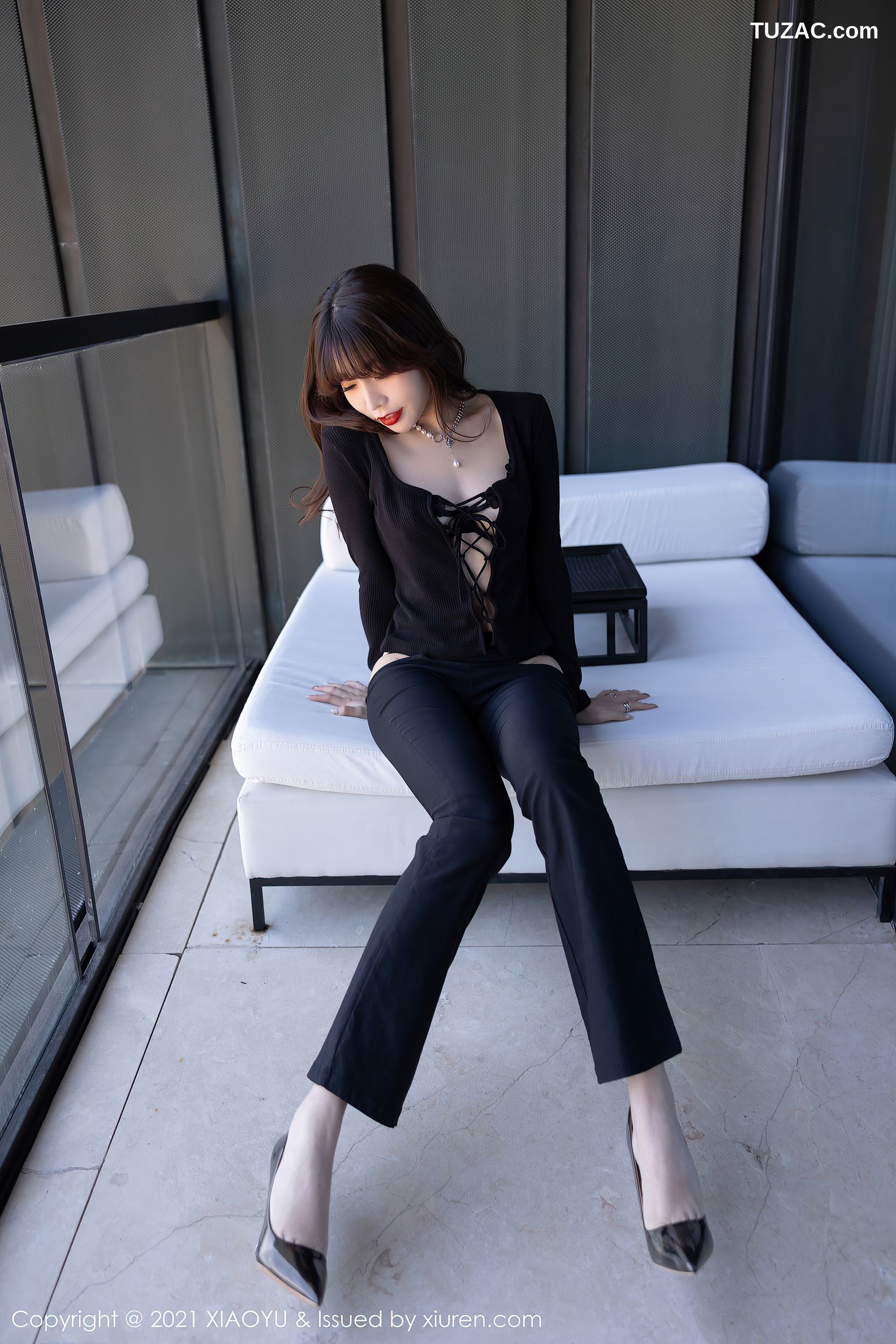 XiaoYu语画界-531-芝芝-青岛旅拍-镂空情趣内衣丁字裤-2021.05.19