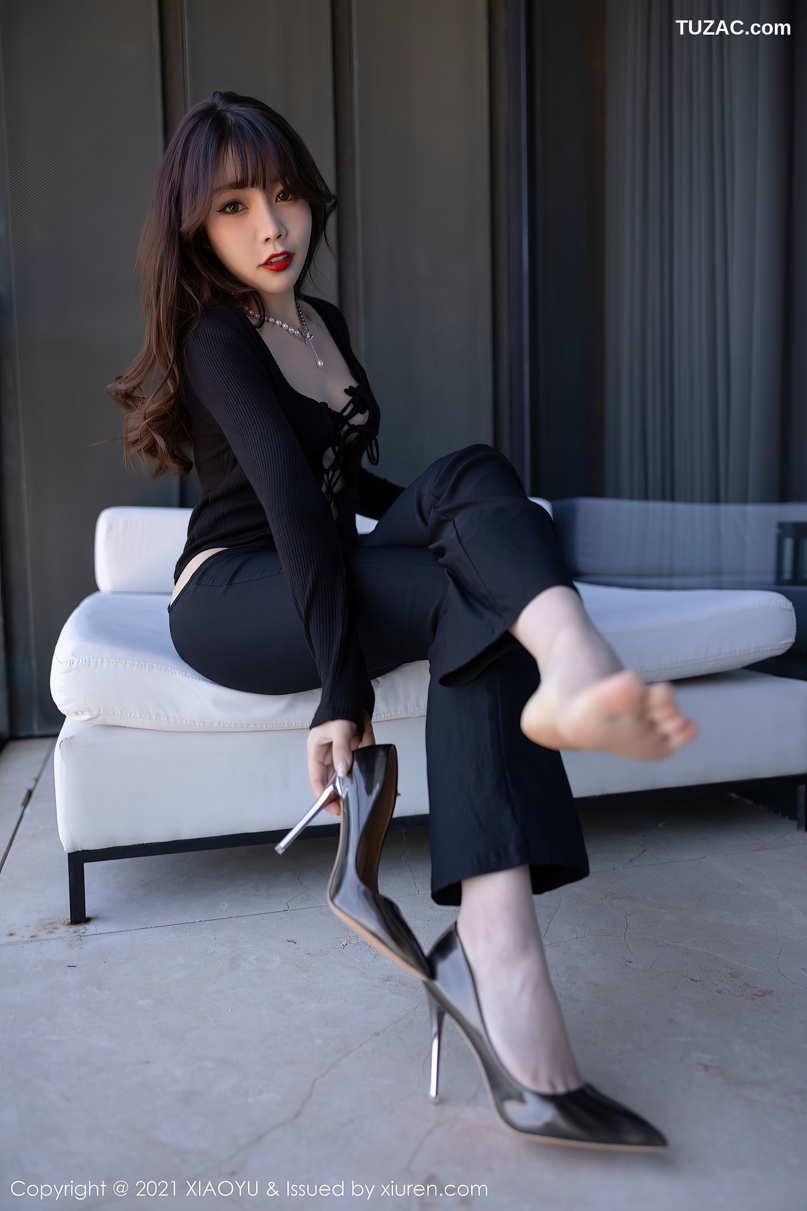 XiaoYu语画界-531-芝芝-青岛旅拍-镂空情趣内衣丁字裤-2021.05.19