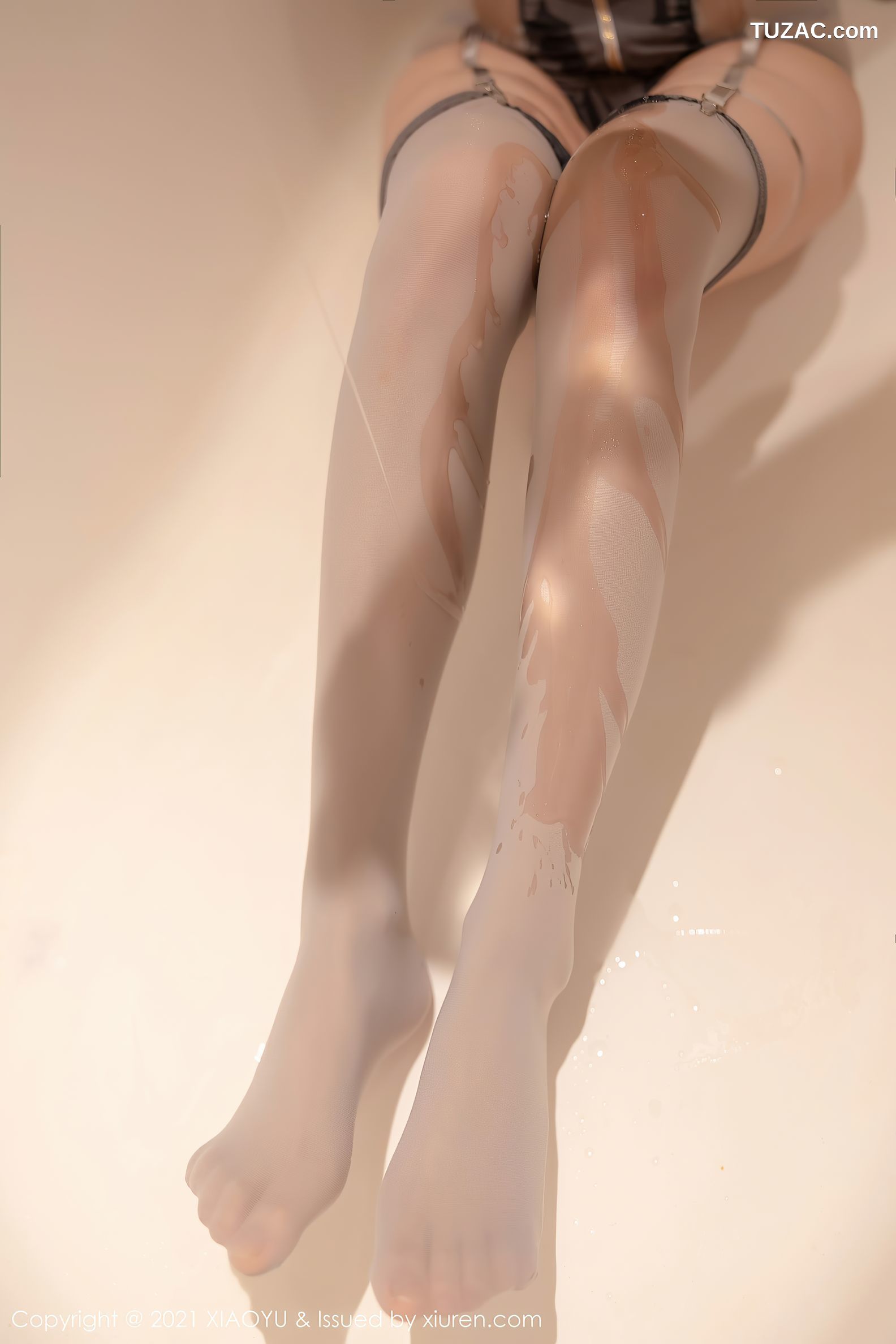 XiaoYu语画界-532-豆瓣酱-浴缸魅惑情趣内衣黑丝吊带袜湿身-2021.05.20