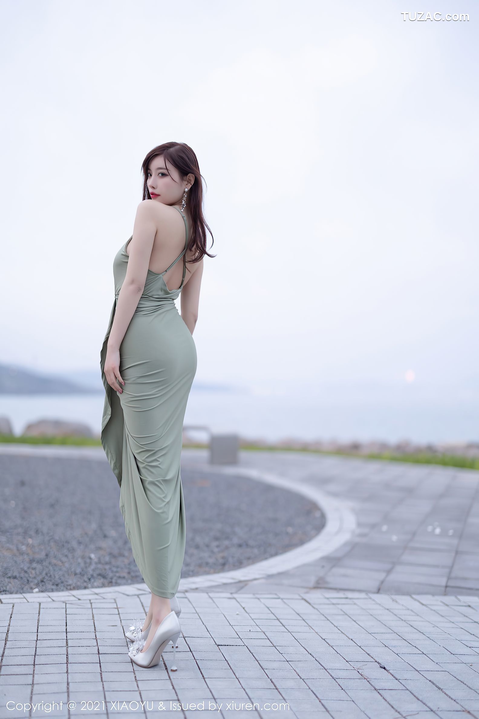 XiaoYu语画界-538-杨晨晨-青岛旅拍-户外轻透长裙低胸豪乳-2021.05.28