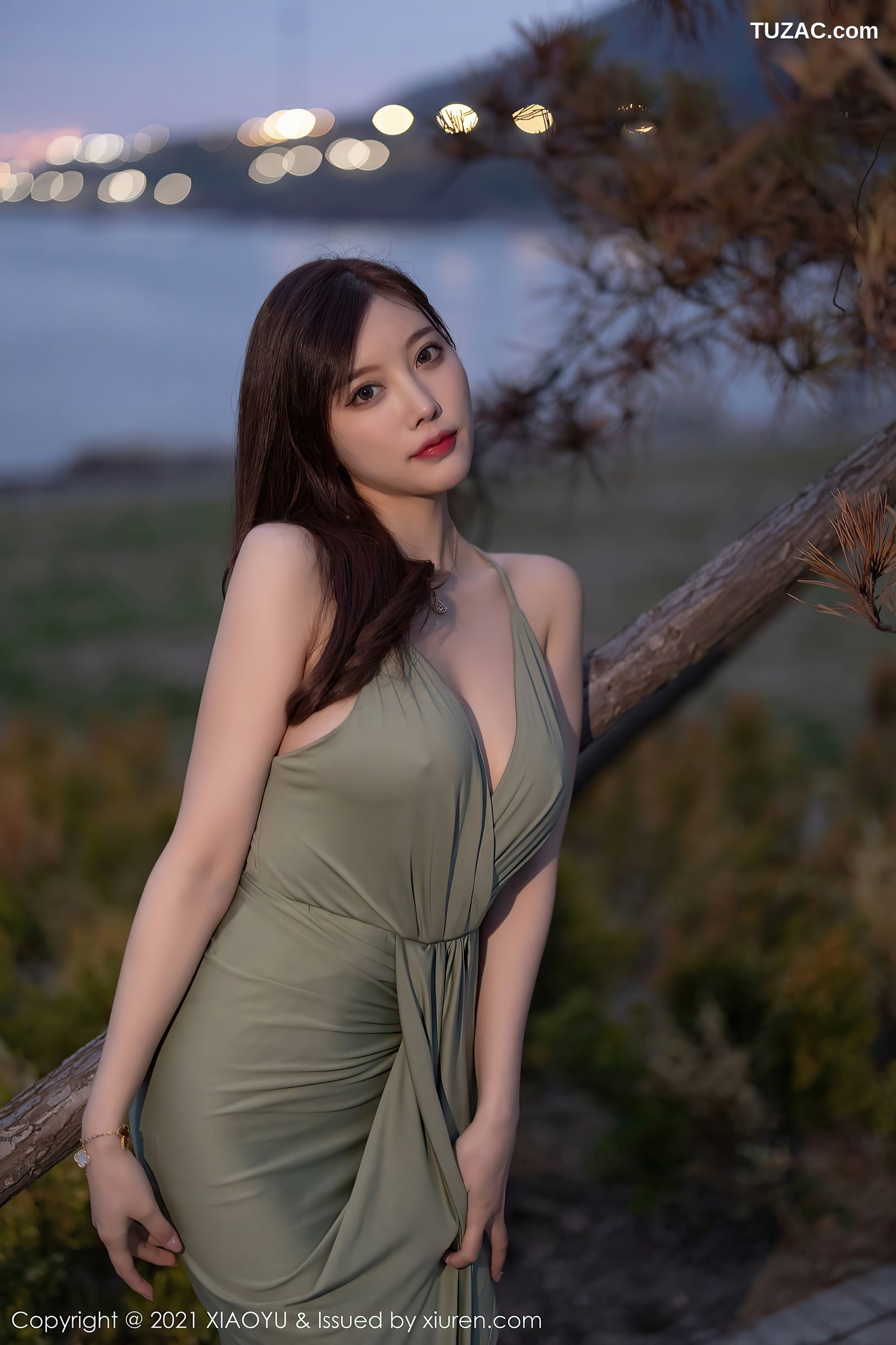 XiaoYu语画界-538-杨晨晨-青岛旅拍-户外轻透长裙低胸豪乳-2021.05.28