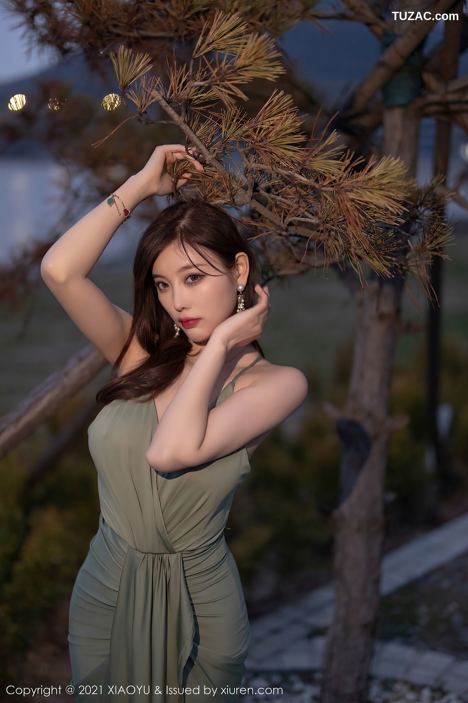 XiaoYu语画界-538-杨晨晨-青岛旅拍-户外轻透长裙低胸豪乳-2021.05.28