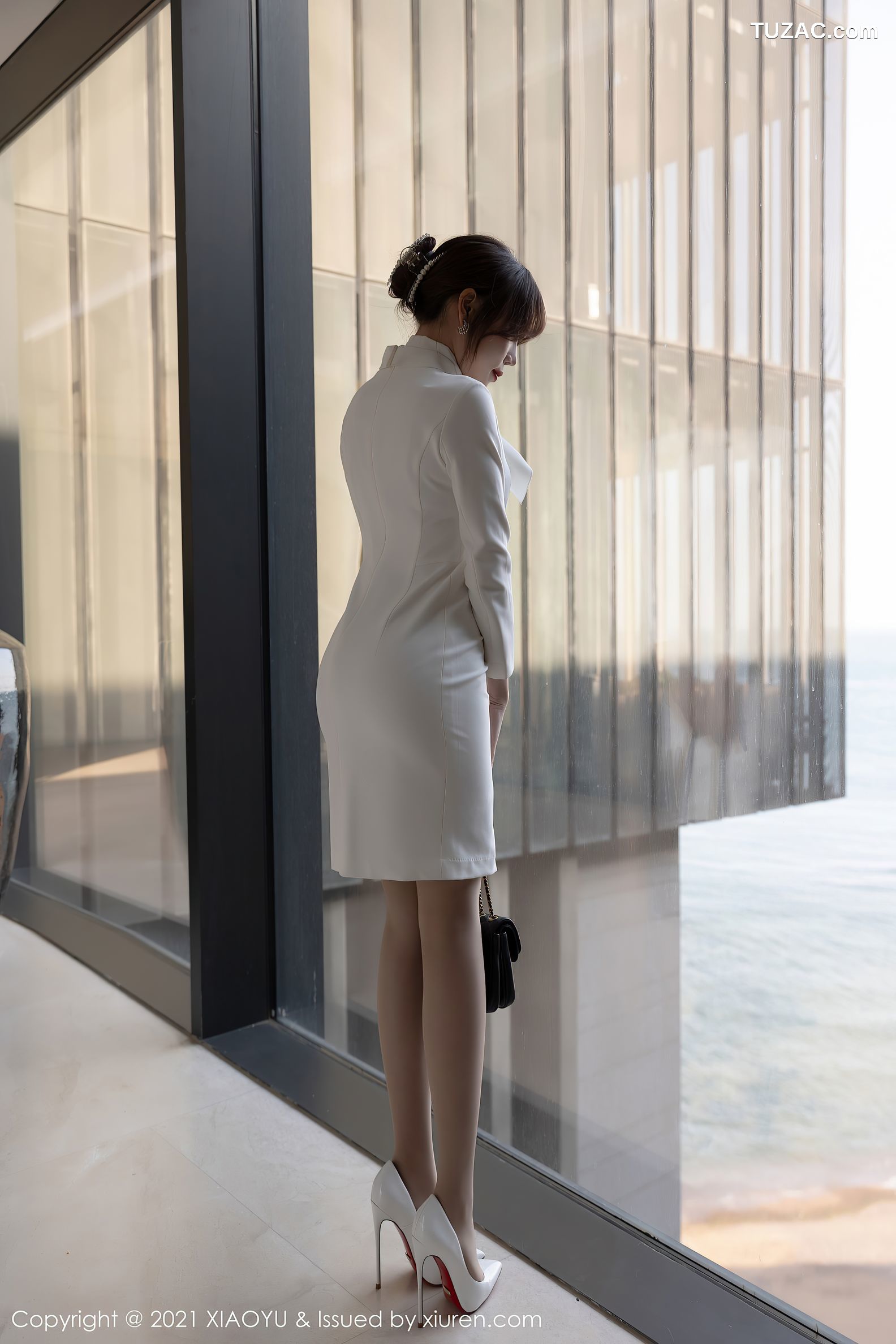 XiaoYu语画界-544-芝芝-青岛旅拍-典雅制服连身裙-2021.06.07