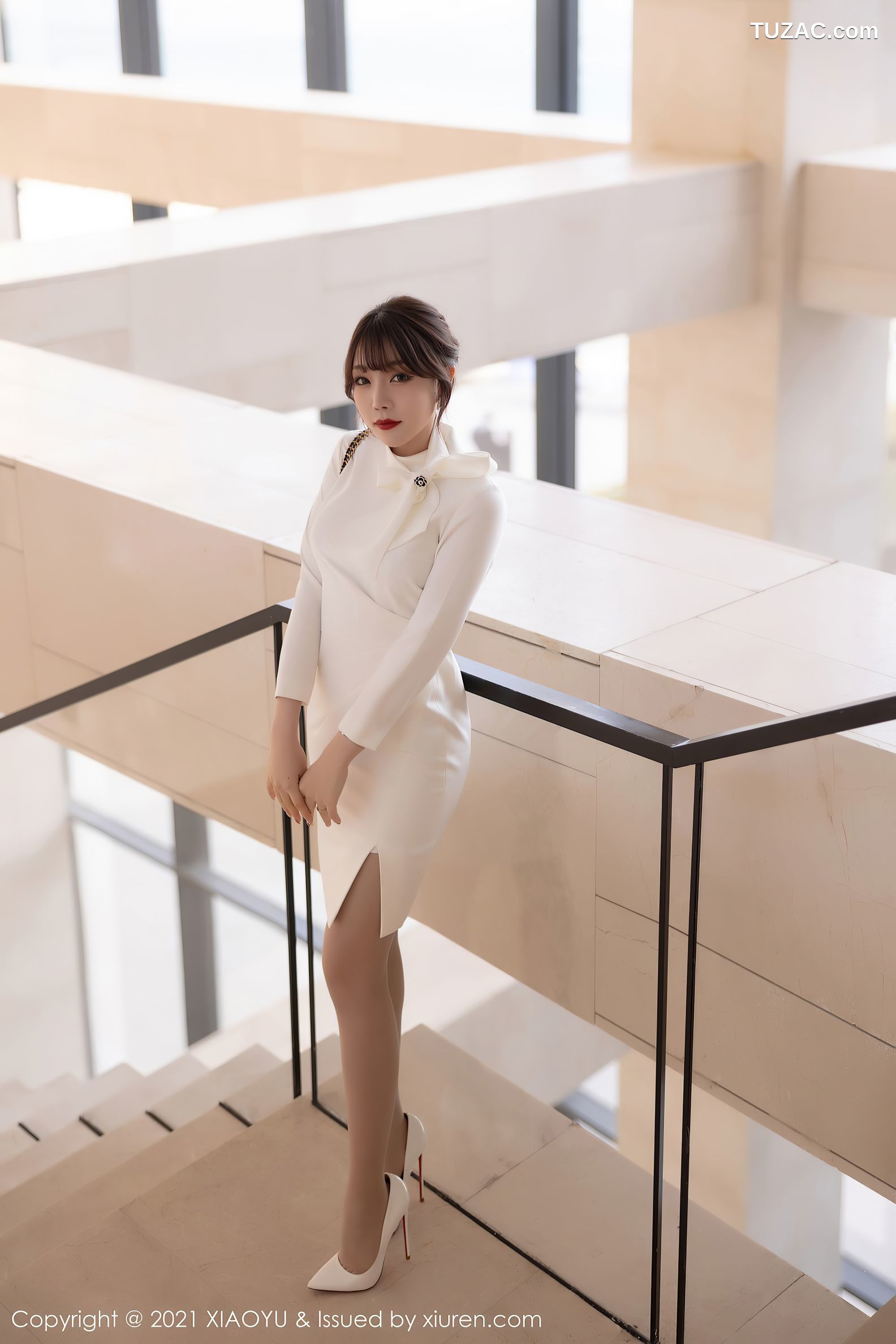 XiaoYu语画界-544-芝芝-青岛旅拍-典雅制服连身裙-2021.06.07